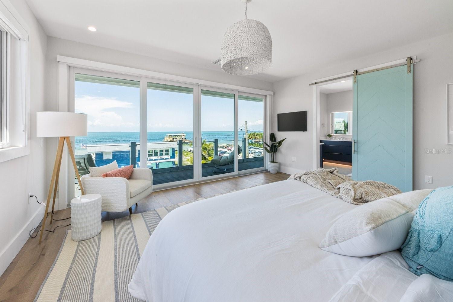 Image 31 of 58 For 870 Shore Drive