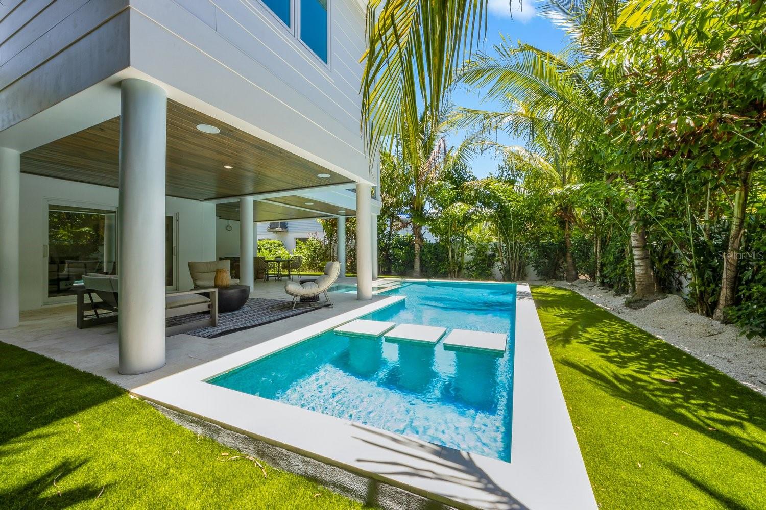 Image 52 of 58 For 870 Shore Drive