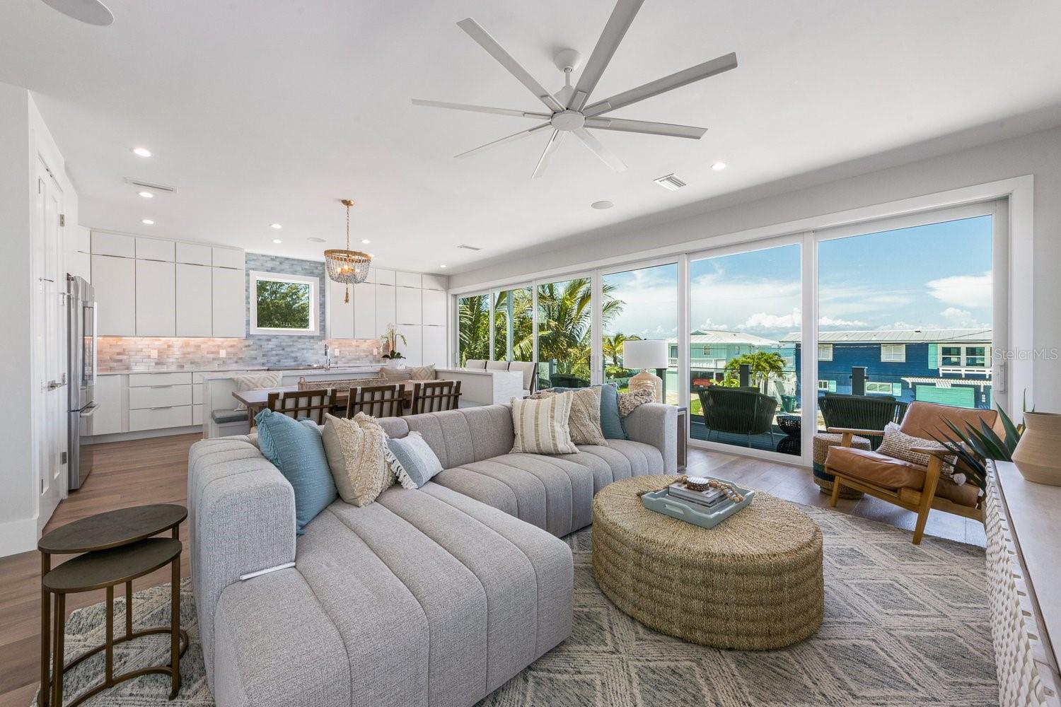 Image 9 of 58 For 870 Shore Drive