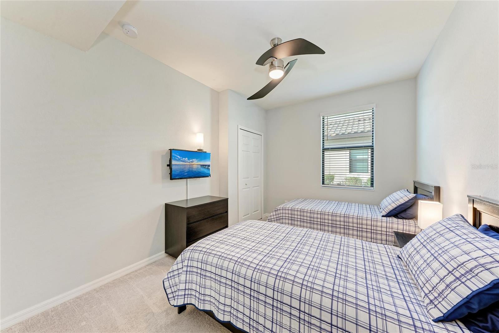 Image 27 of 90 For 18117 Gawthrop Drive 101