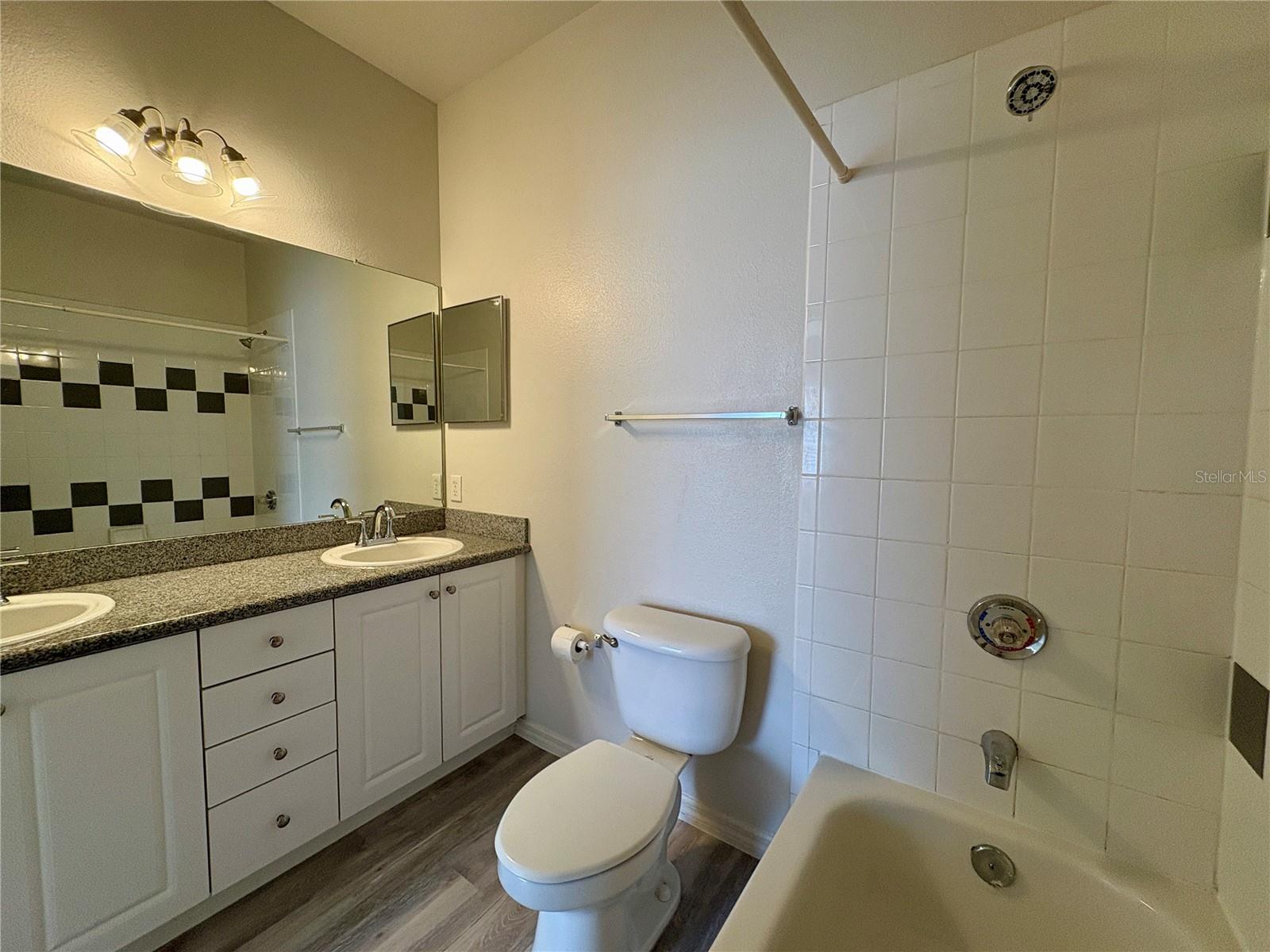 Image 23 of 25 For 7559 Plantation Circle 7559