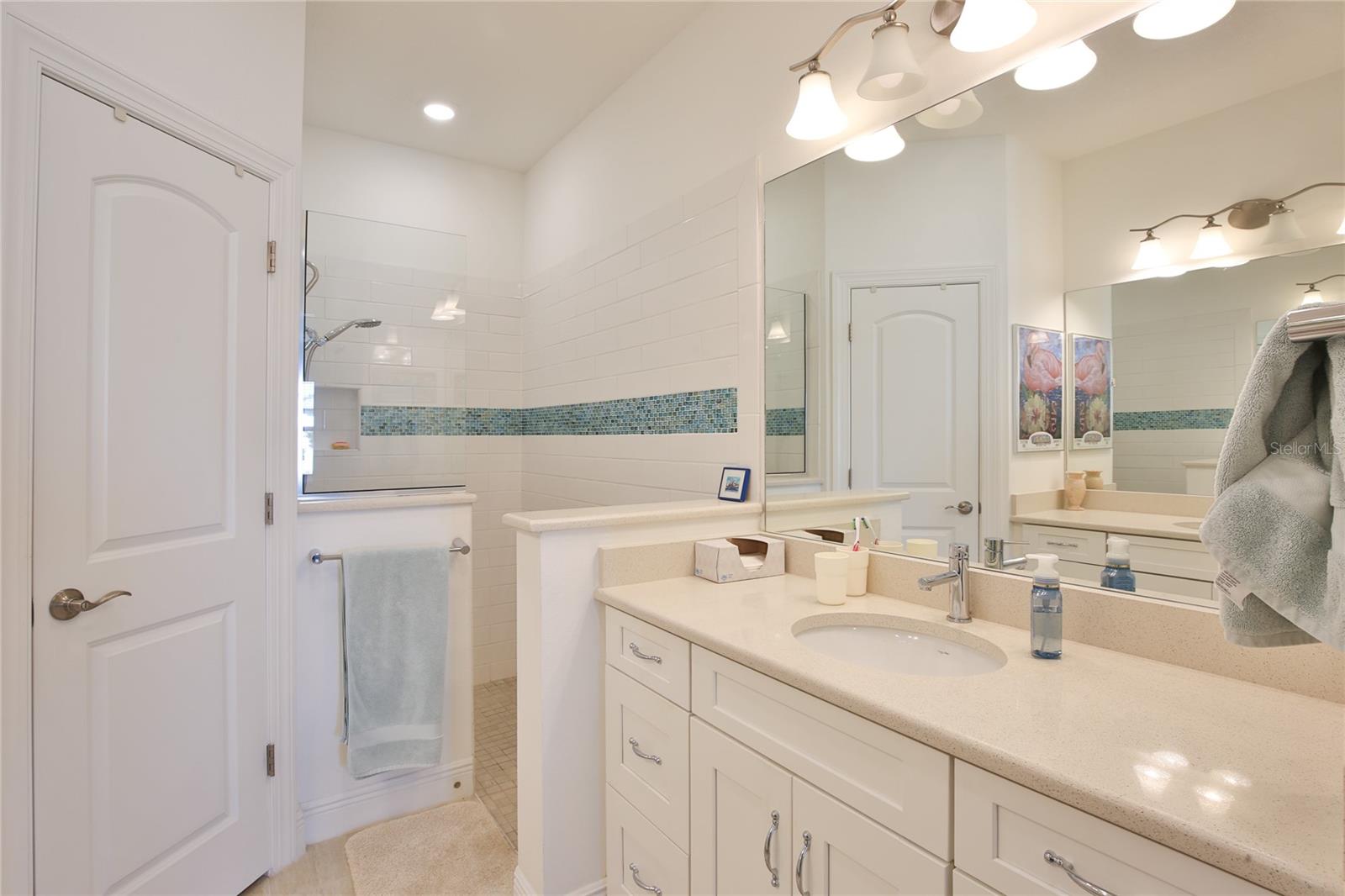 Image 25 of 40 For 7016 Playa Bella Drive