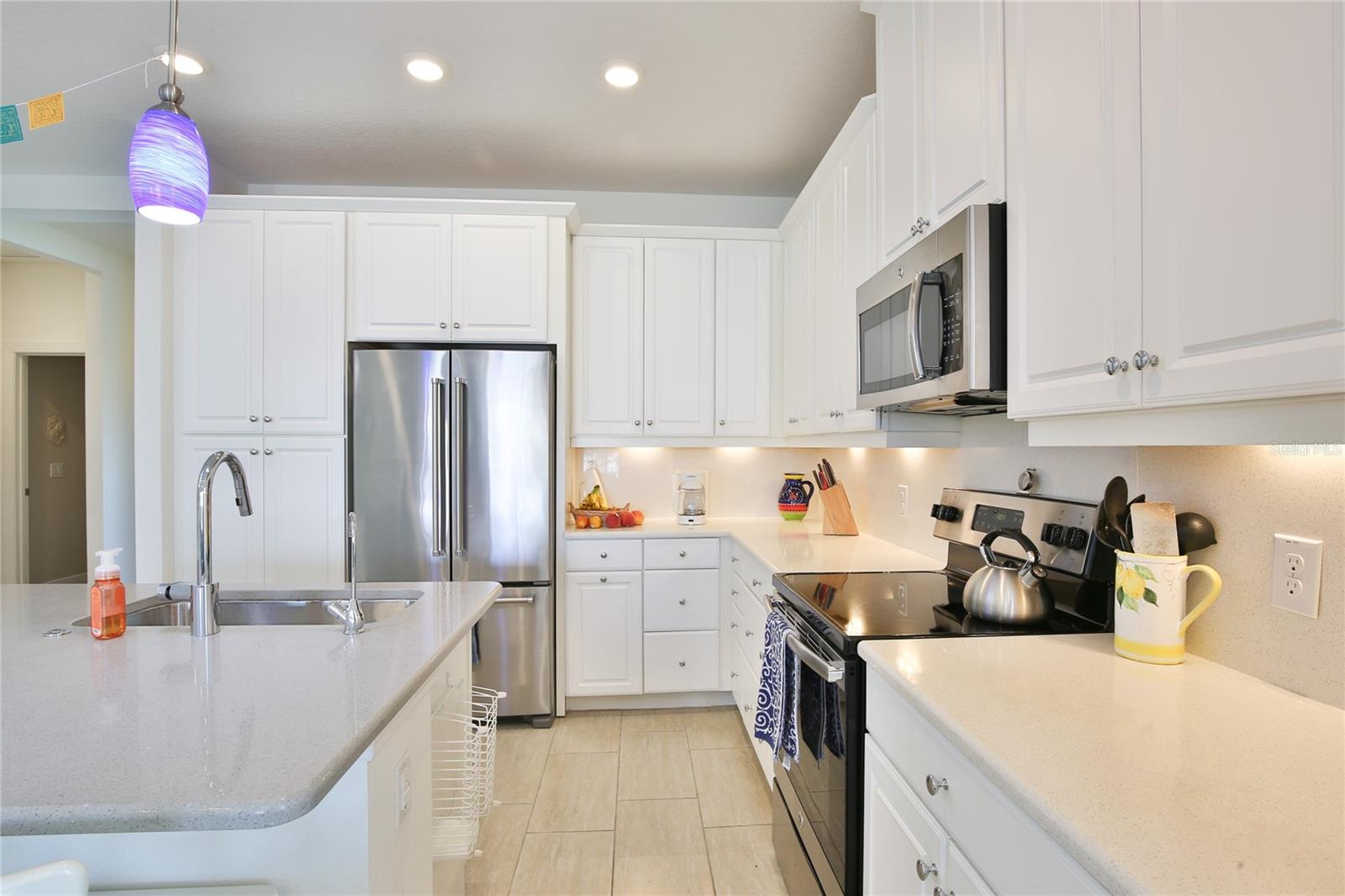 Image 7 of 40 For 7016 Playa Bella Drive