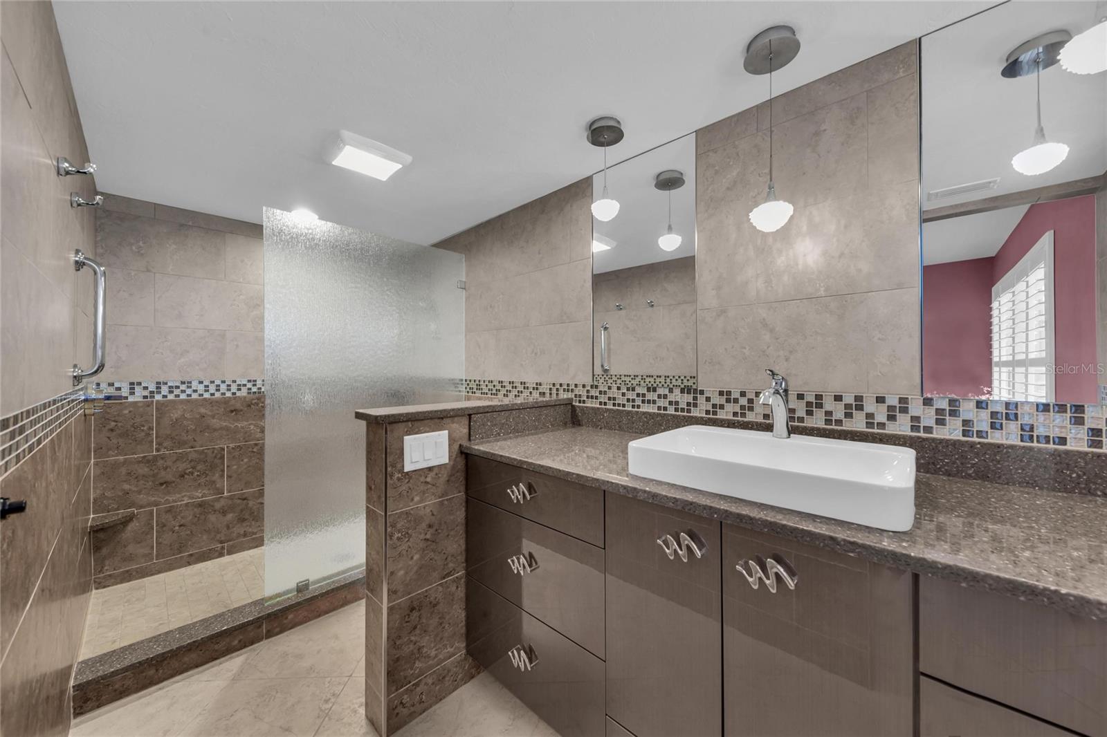 Image 13 of 29 For 4420 Exeter Drive 307