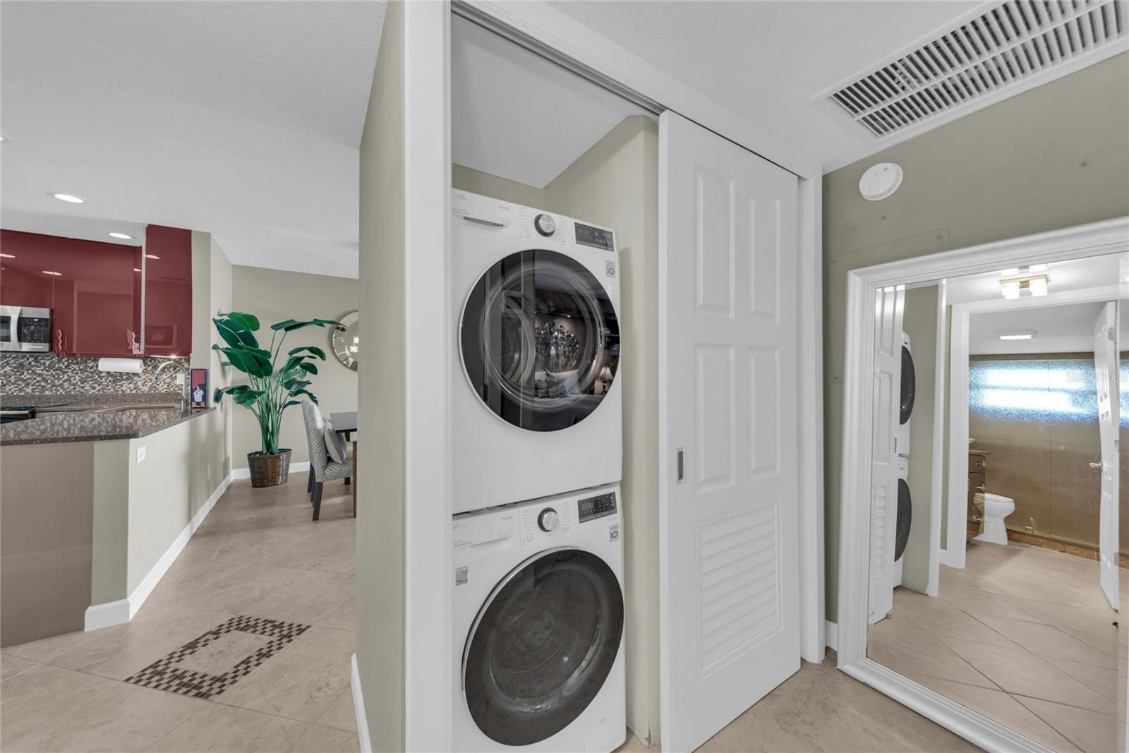 Image 17 of 29 For 4420 Exeter Drive 307