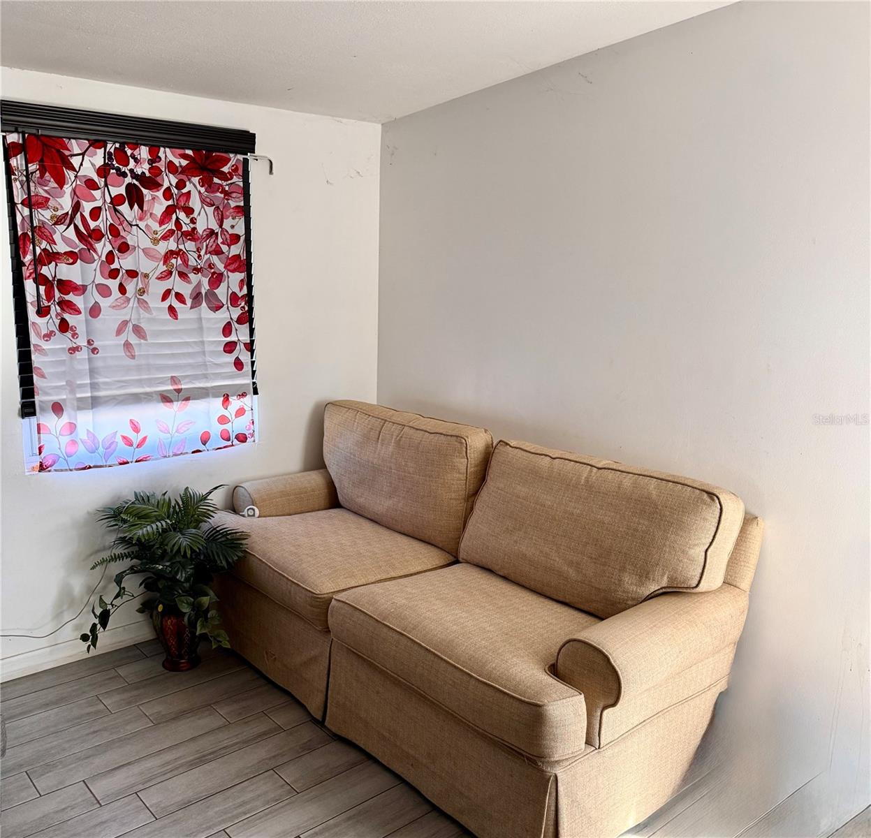 Image 6 of 15 For 1221 22nd Avenue W