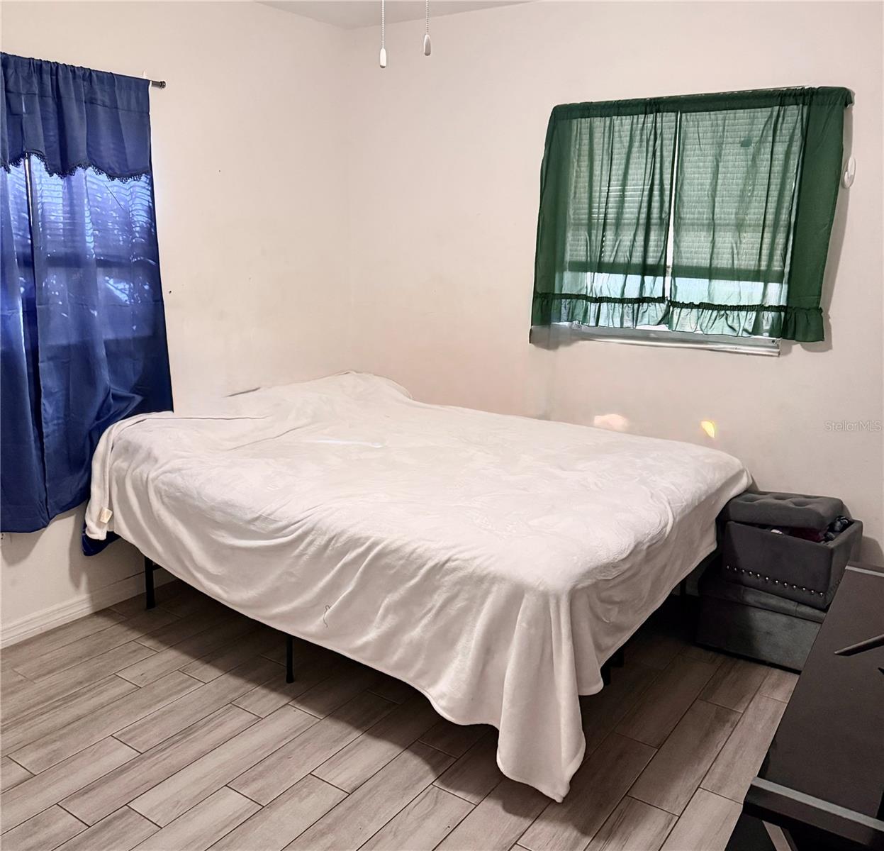 Image 7 of 15 For 1221 22nd Avenue W