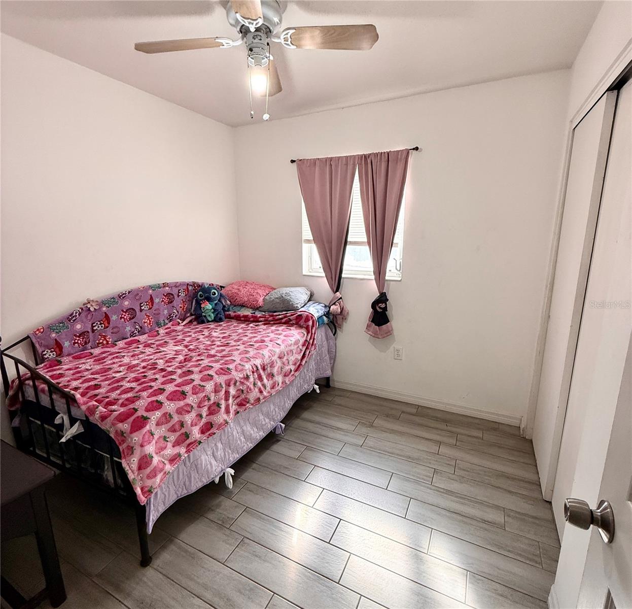 Image 9 of 15 For 1221 22nd Avenue W