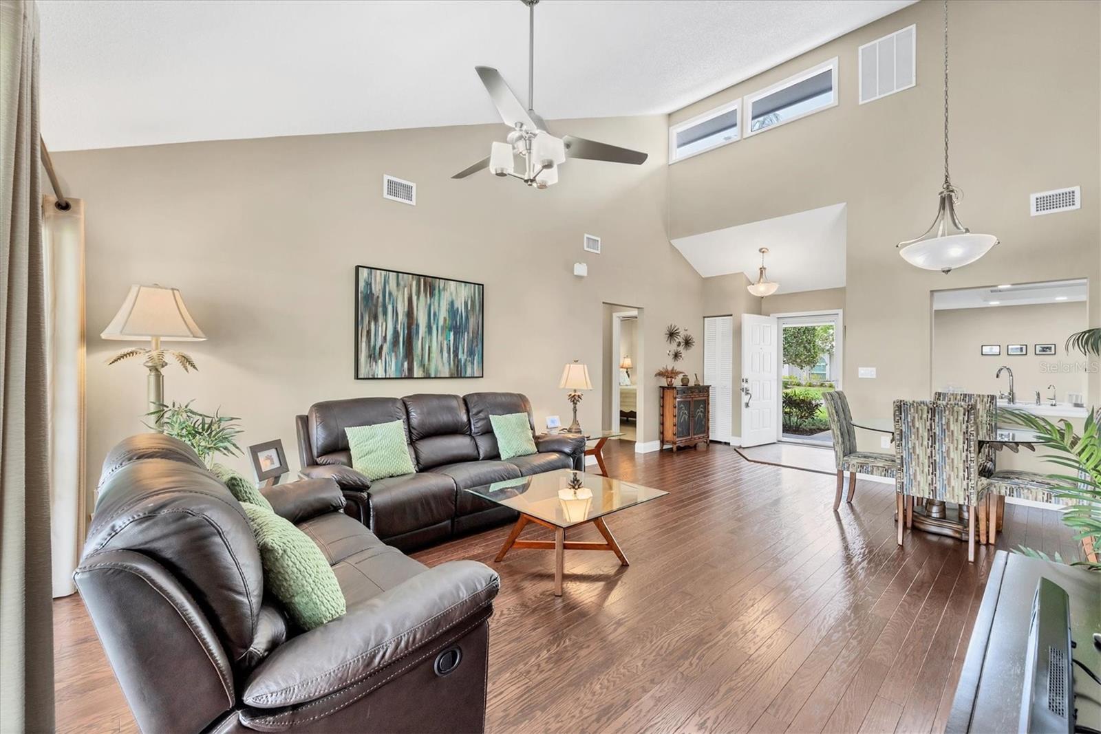 Image 10 of 48 For 5448 Crestlake Boulevard 158