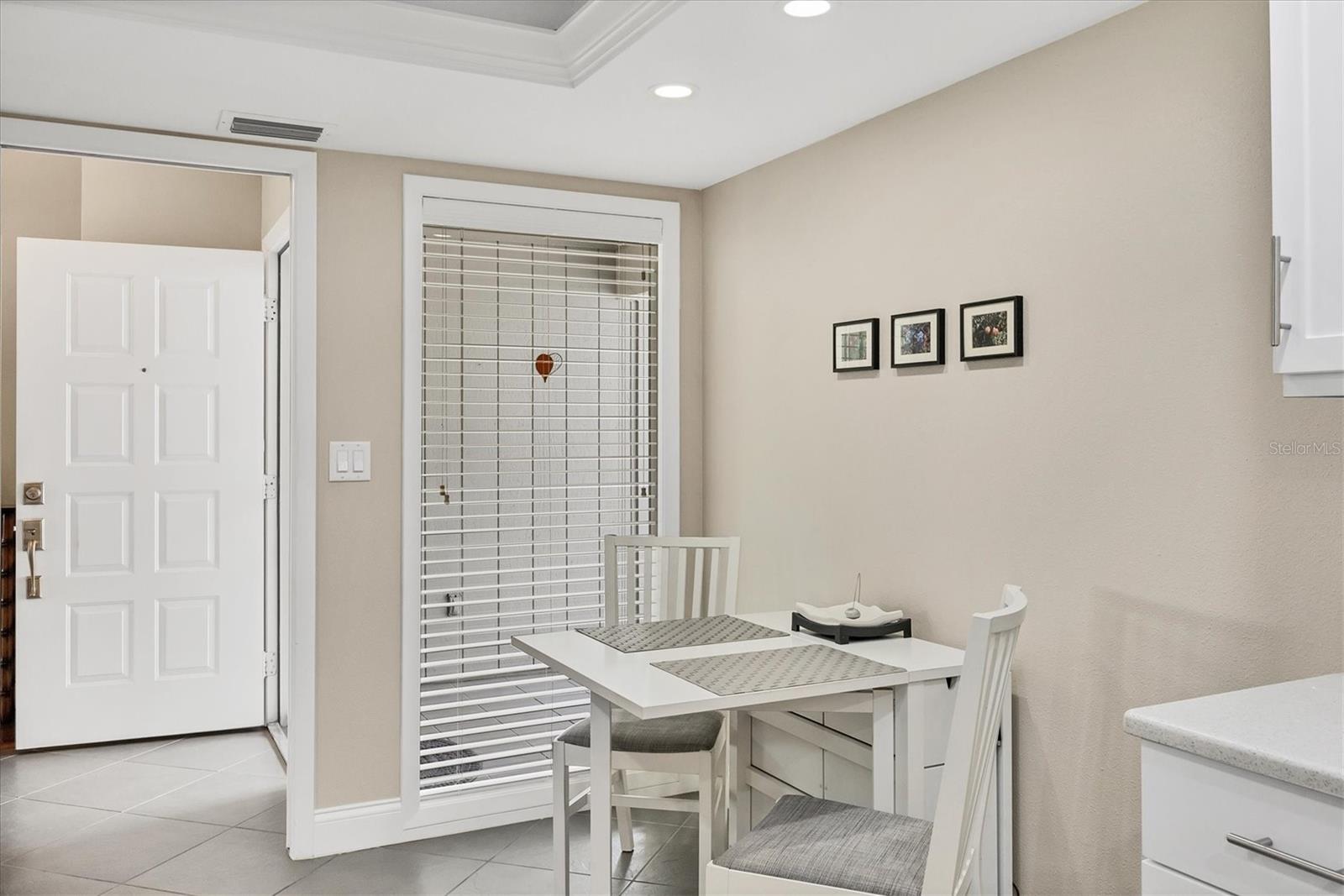 Image 15 of 48 For 5448 Crestlake Boulevard 158