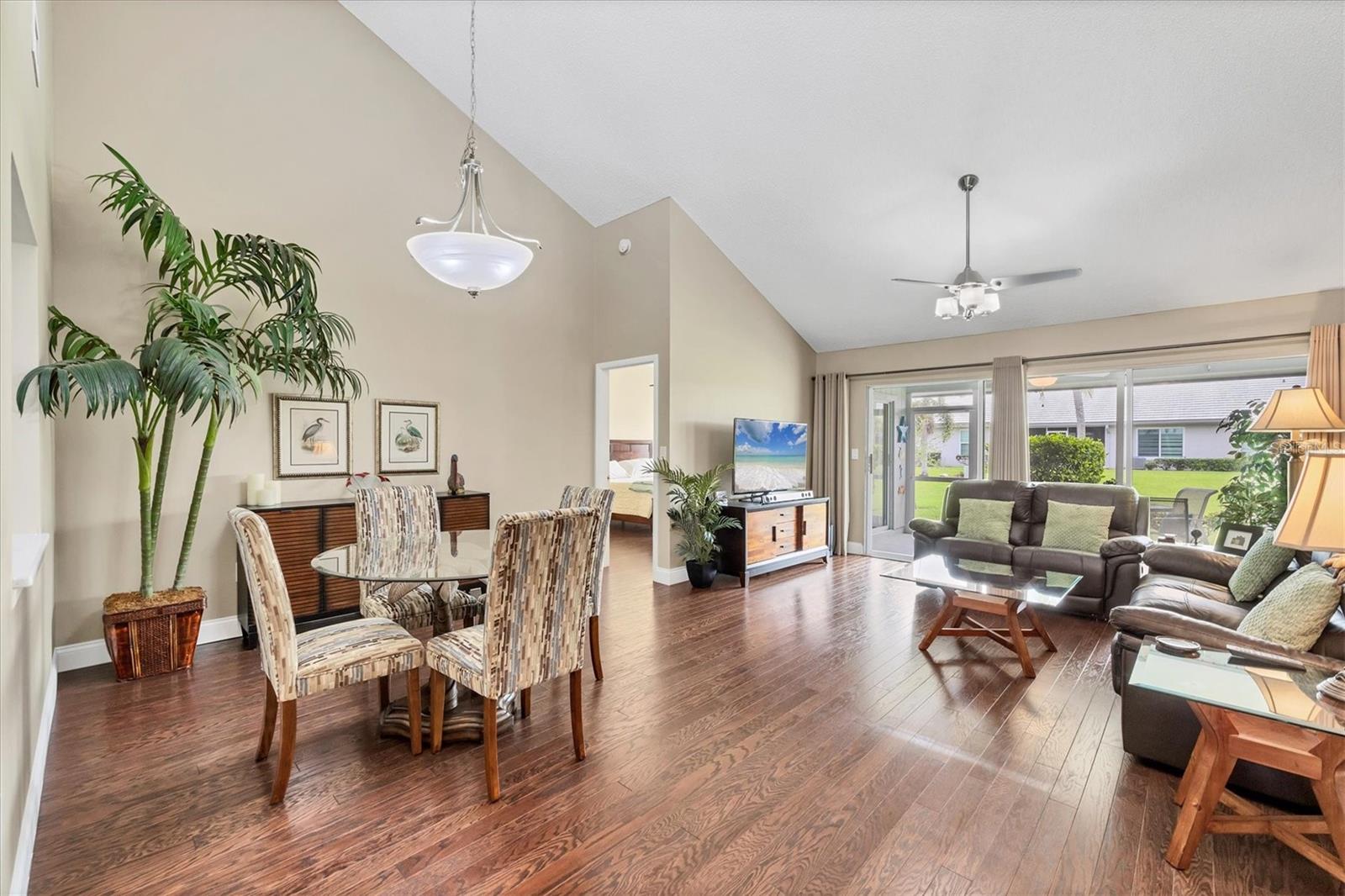 Image 17 of 48 For 5448 Crestlake Boulevard 158