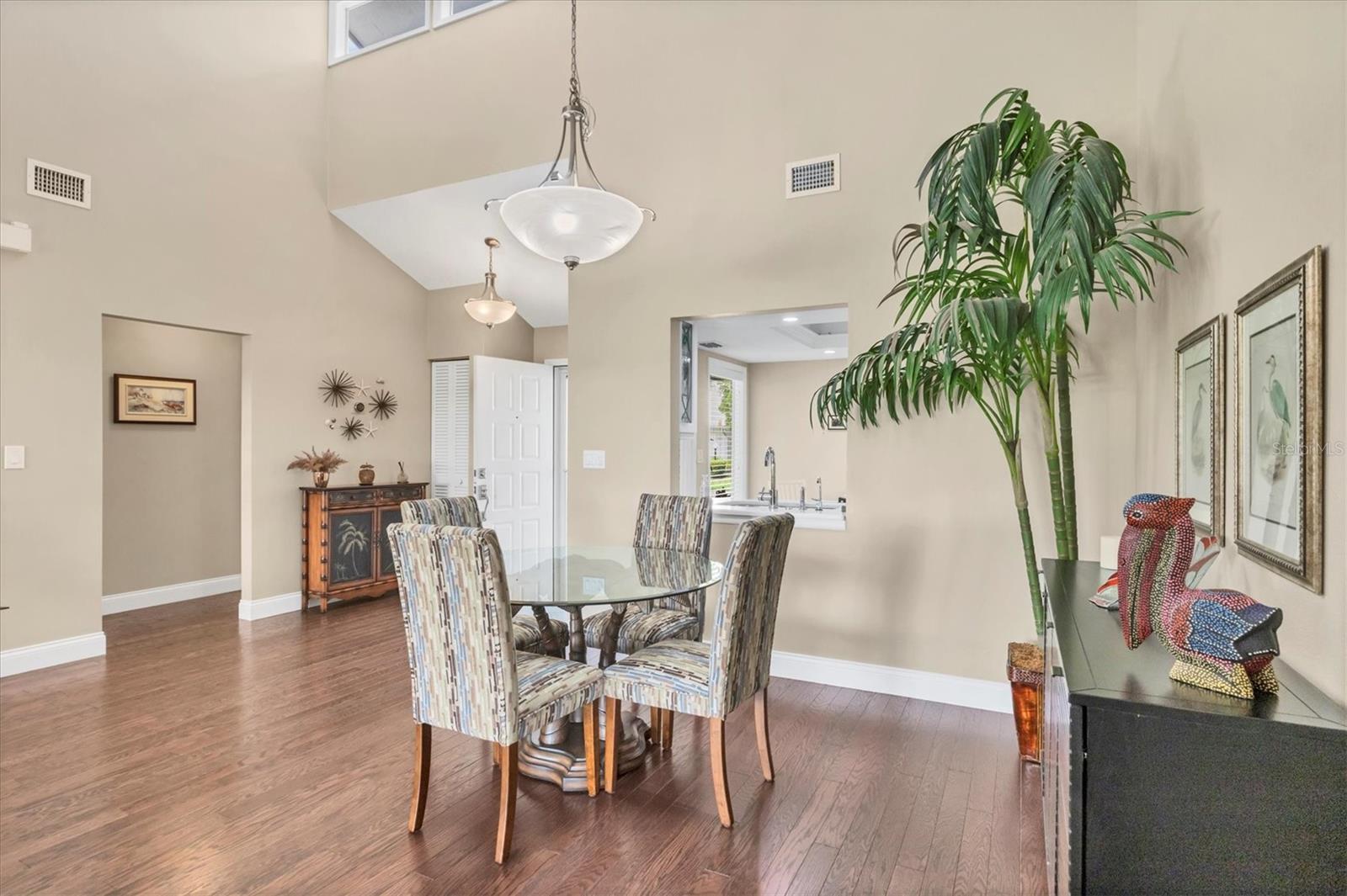 Image 18 of 48 For 5448 Crestlake Boulevard 158