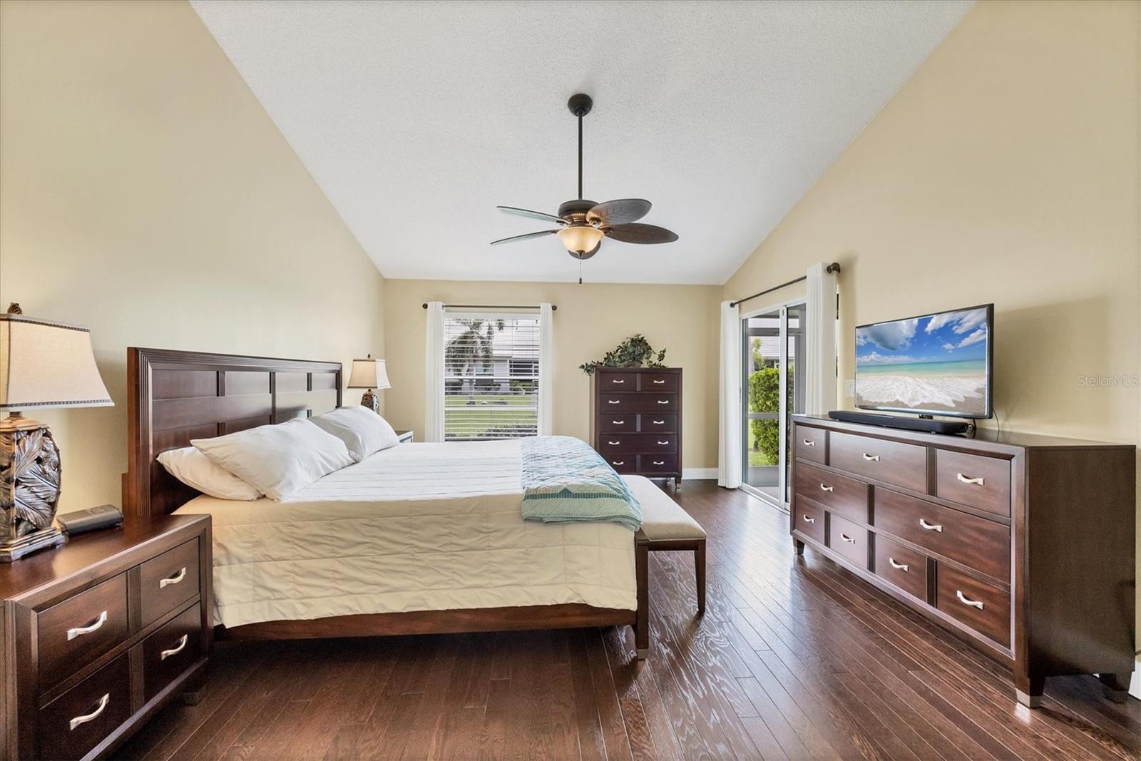 Image 20 of 48 For 5448 Crestlake Boulevard 158