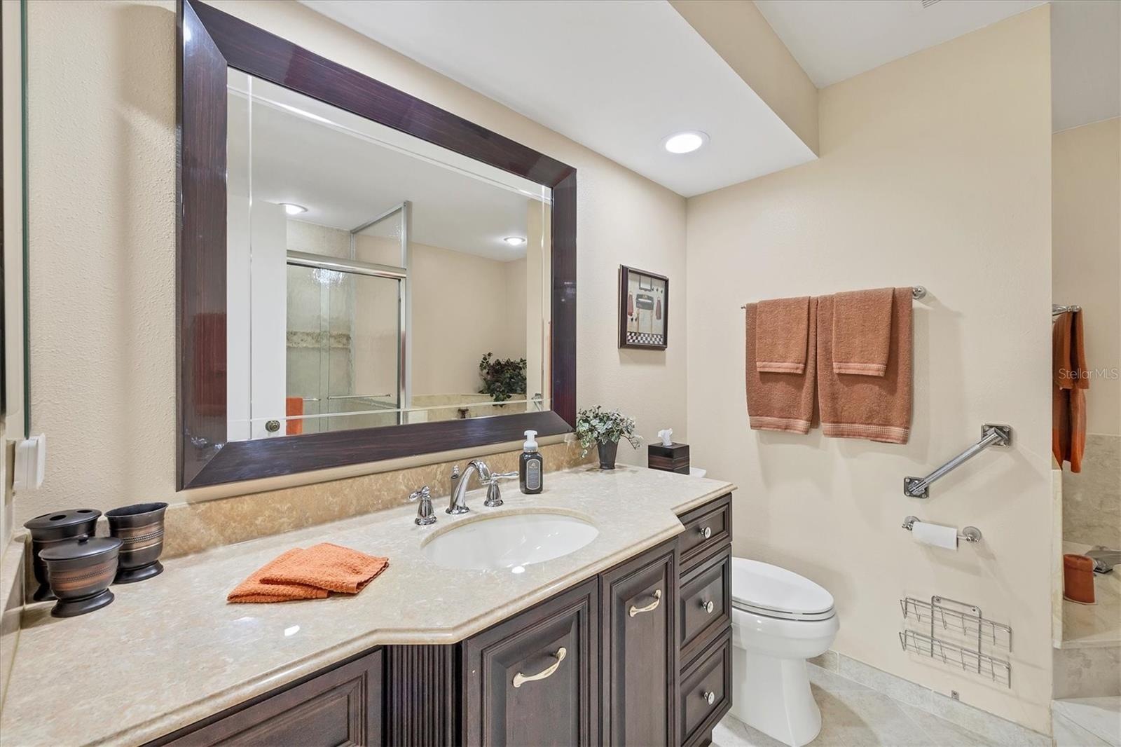 Image 21 of 48 For 5448 Crestlake Boulevard 158