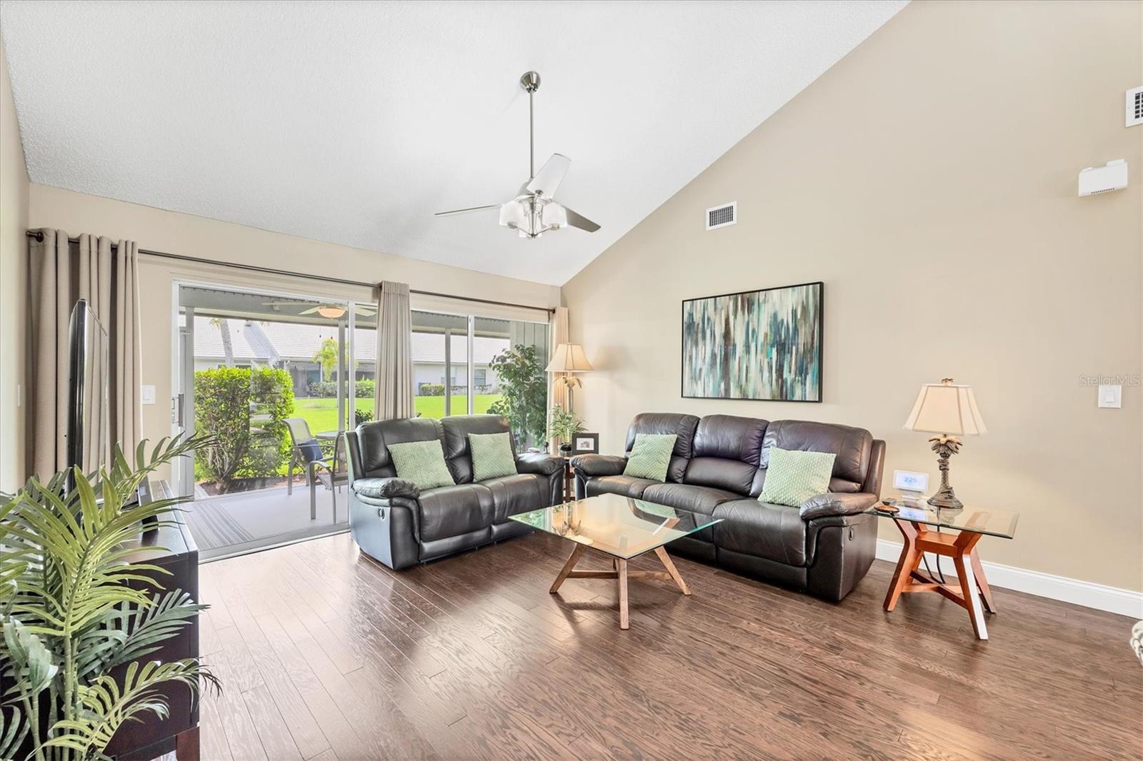 Image 7 of 48 For 5448 Crestlake Boulevard 158