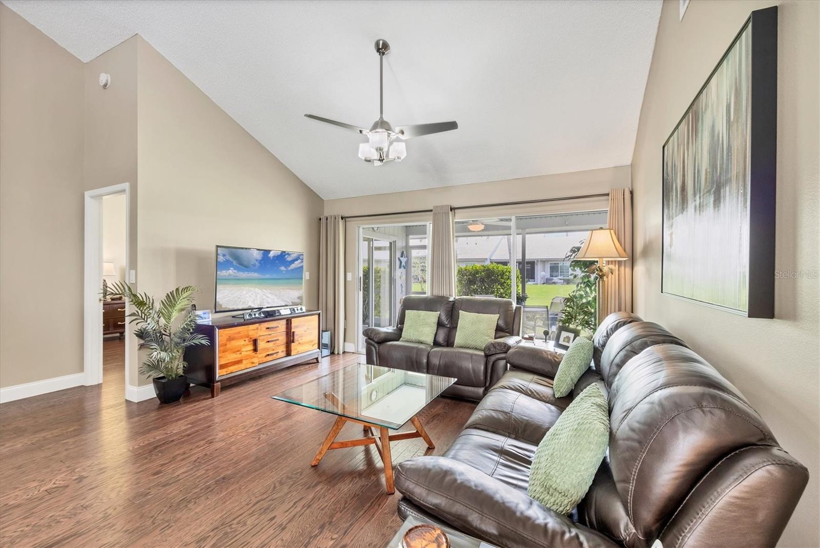 Image 8 of 48 For 5448 Crestlake Boulevard 158