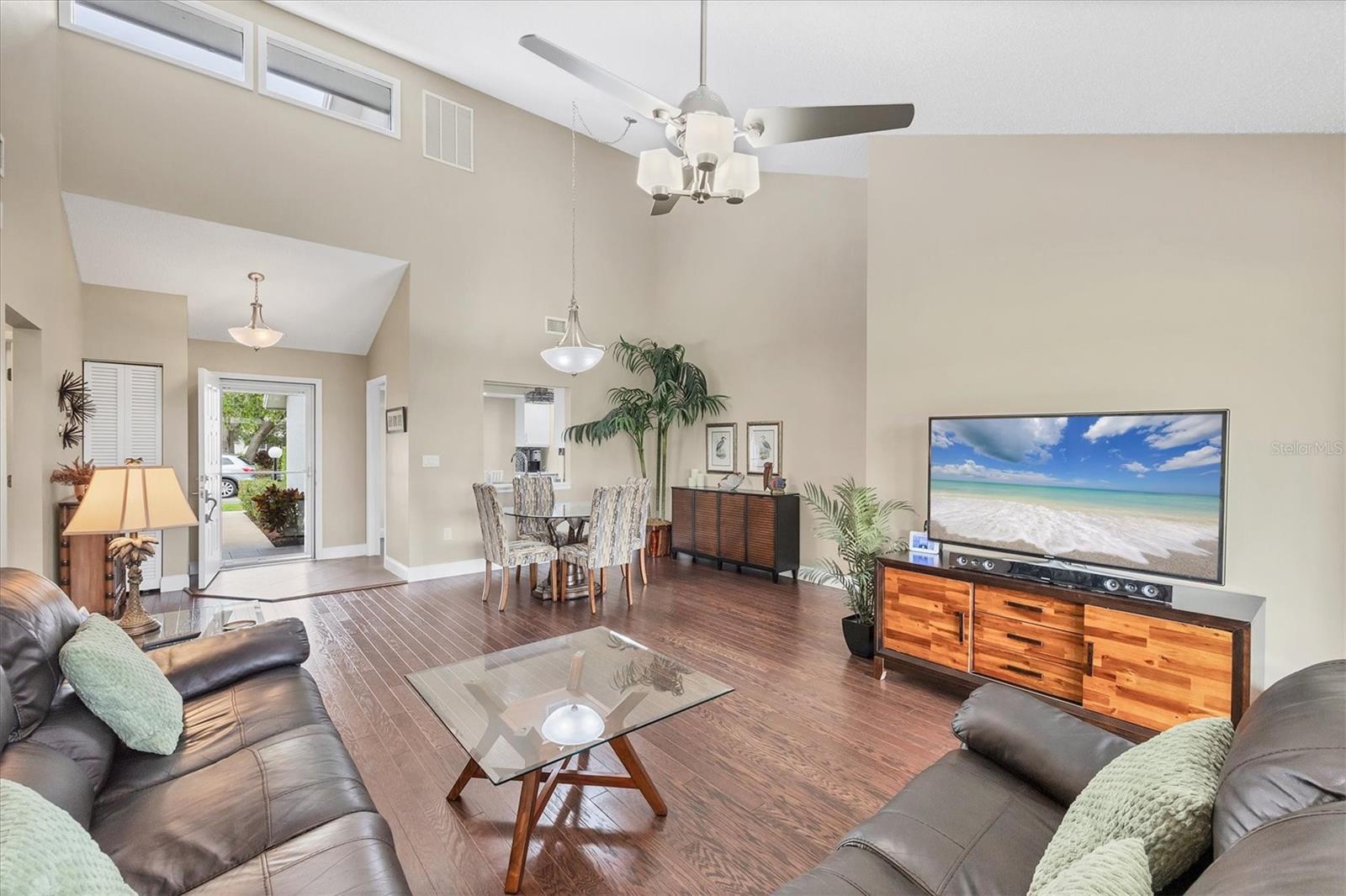 Image 9 of 48 For 5448 Crestlake Boulevard 158