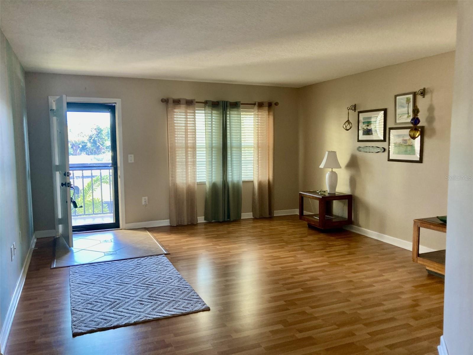 Image 2 of 22 For 305 30th Avenue W A212