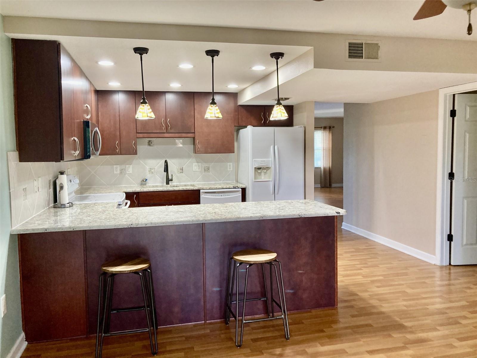 Image 5 of 22 For 305 30th Avenue W A212