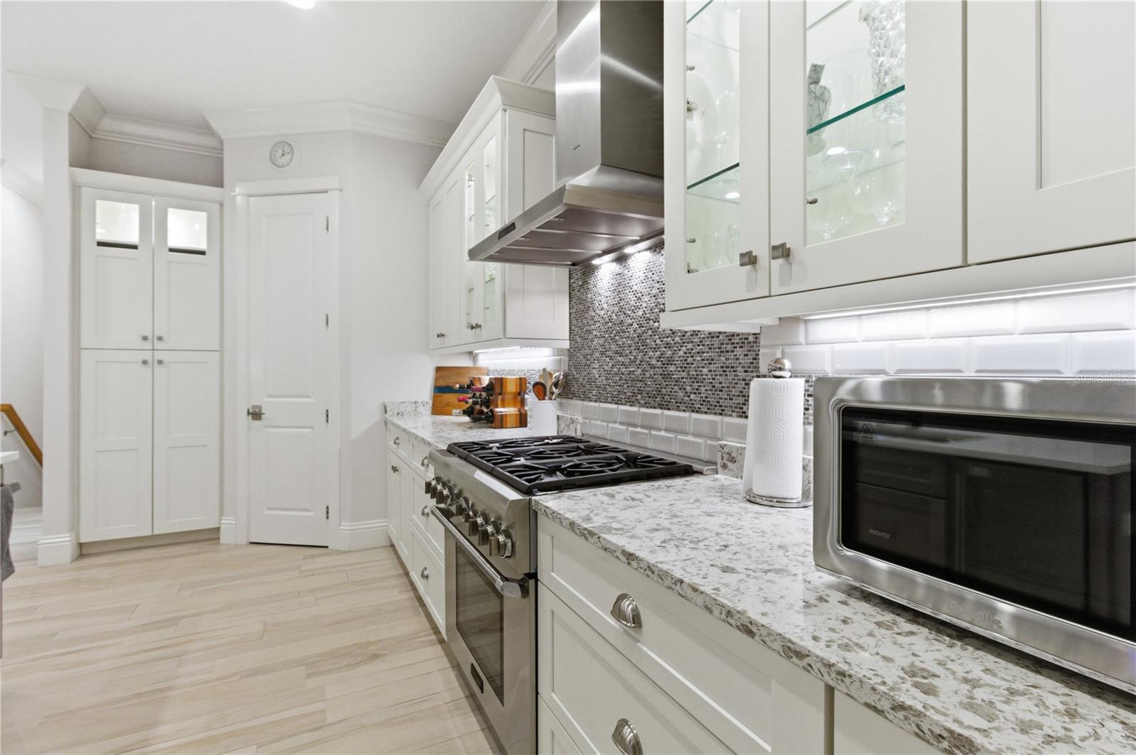 Image 16 of 47 For 3919 Roberts Point Road