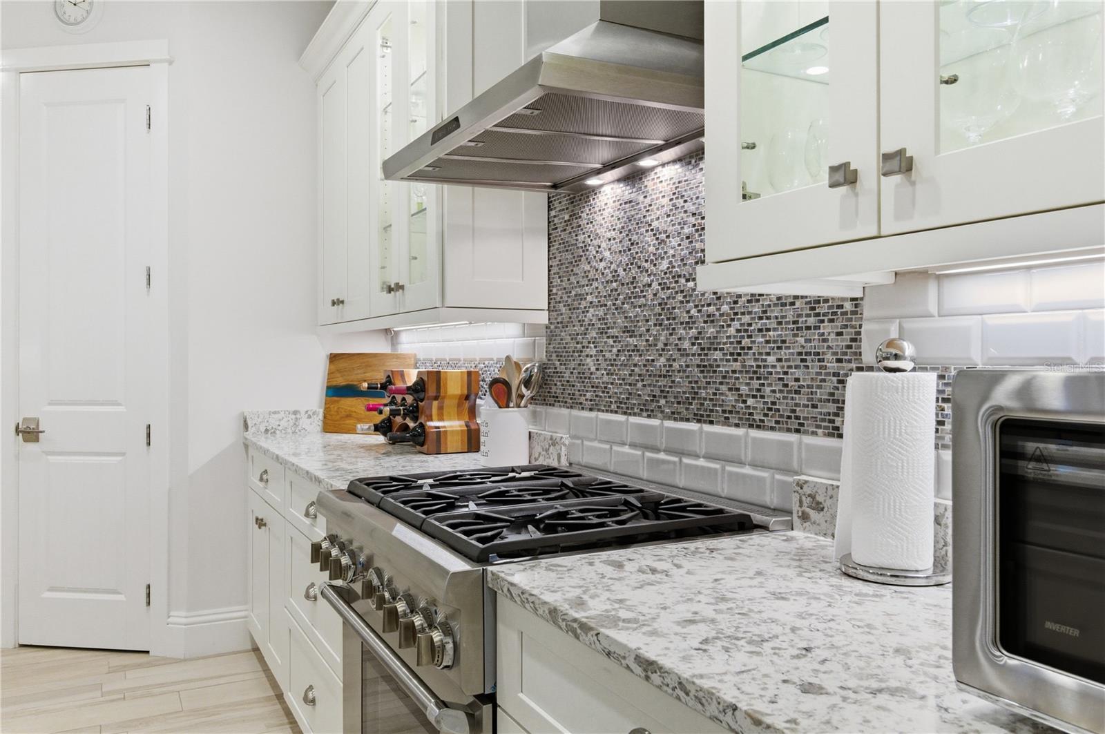 Image 17 of 47 For 3919 Roberts Point Road