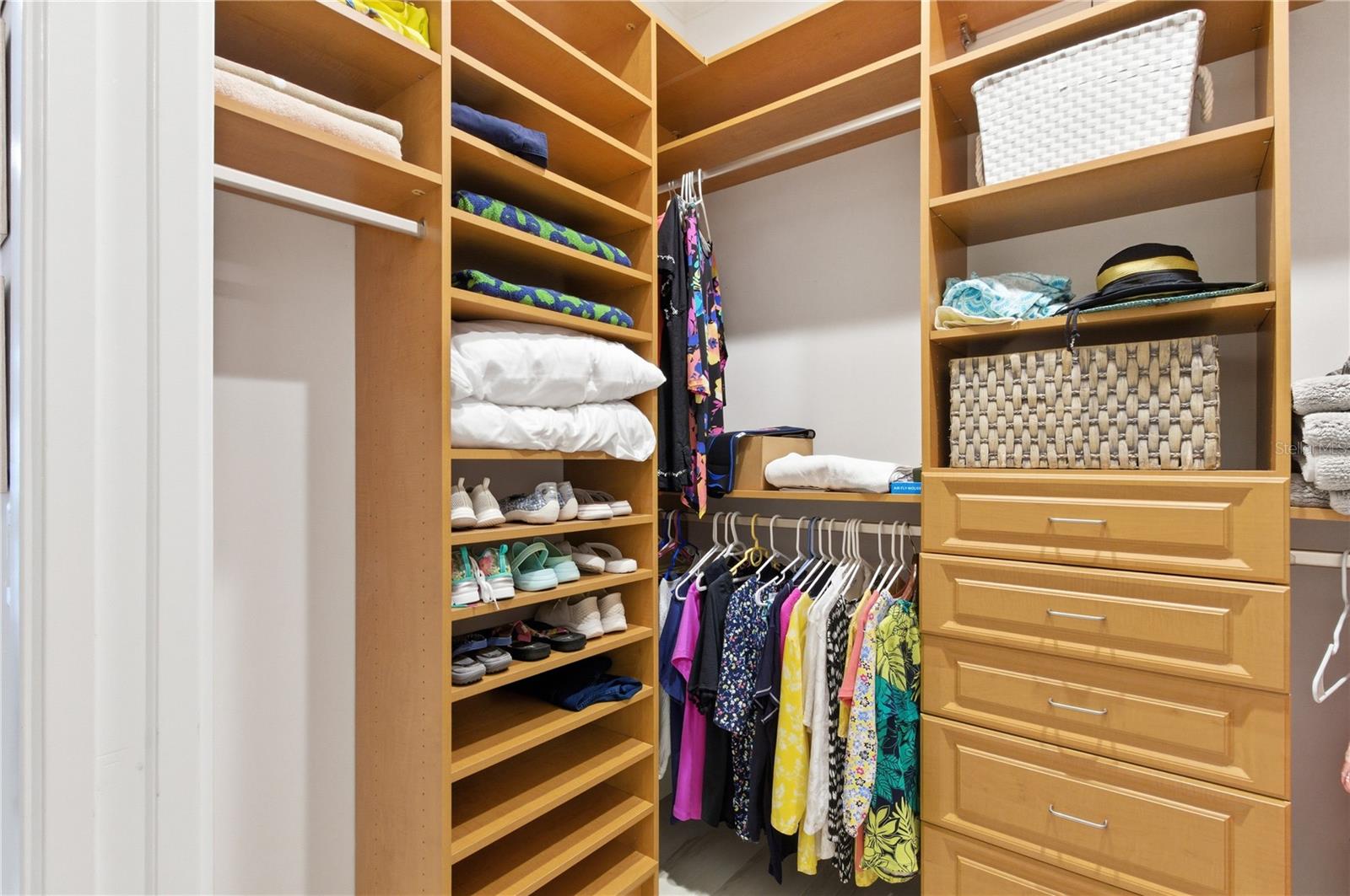 Image 26 of 47 For 3919 Roberts Point Road