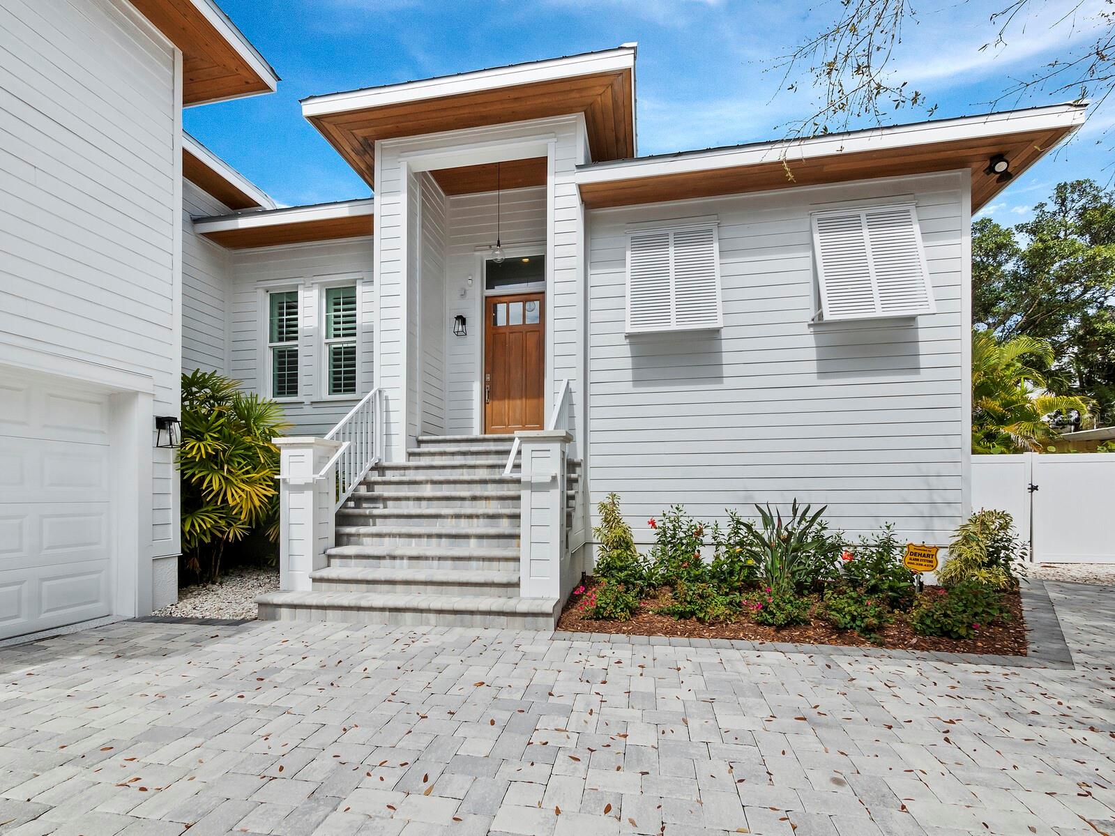 Image 3 of 47 For 3919 Roberts Point Road