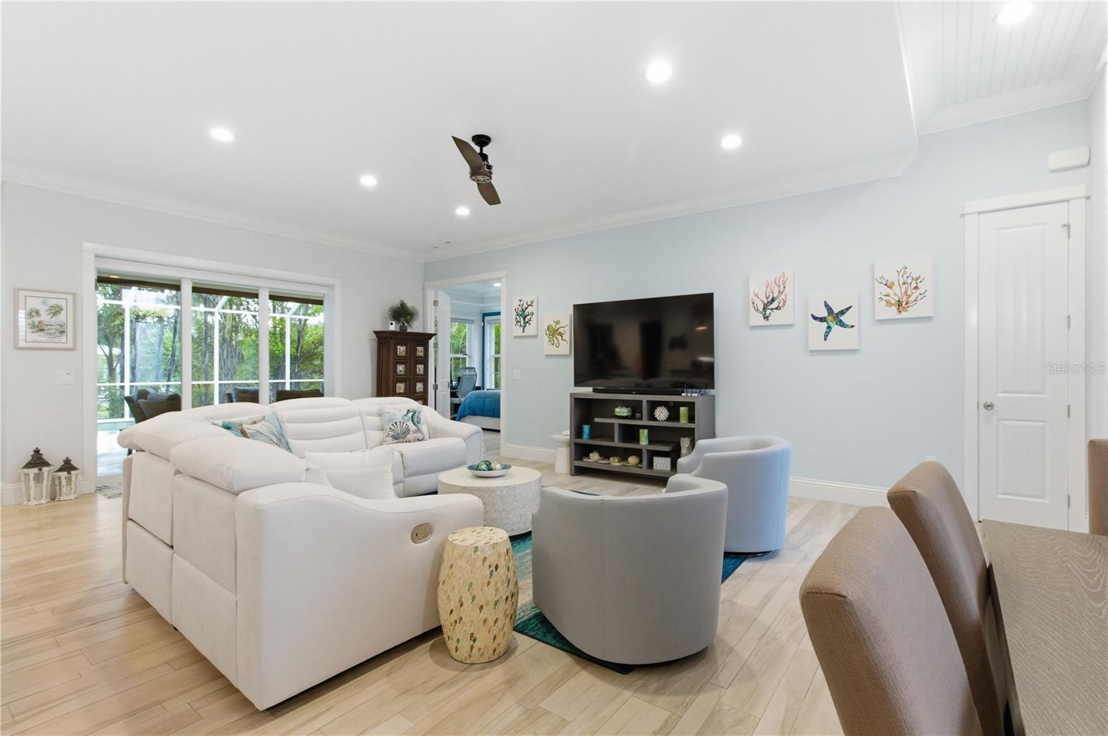 Image 9 of 47 For 3919 Roberts Point Road