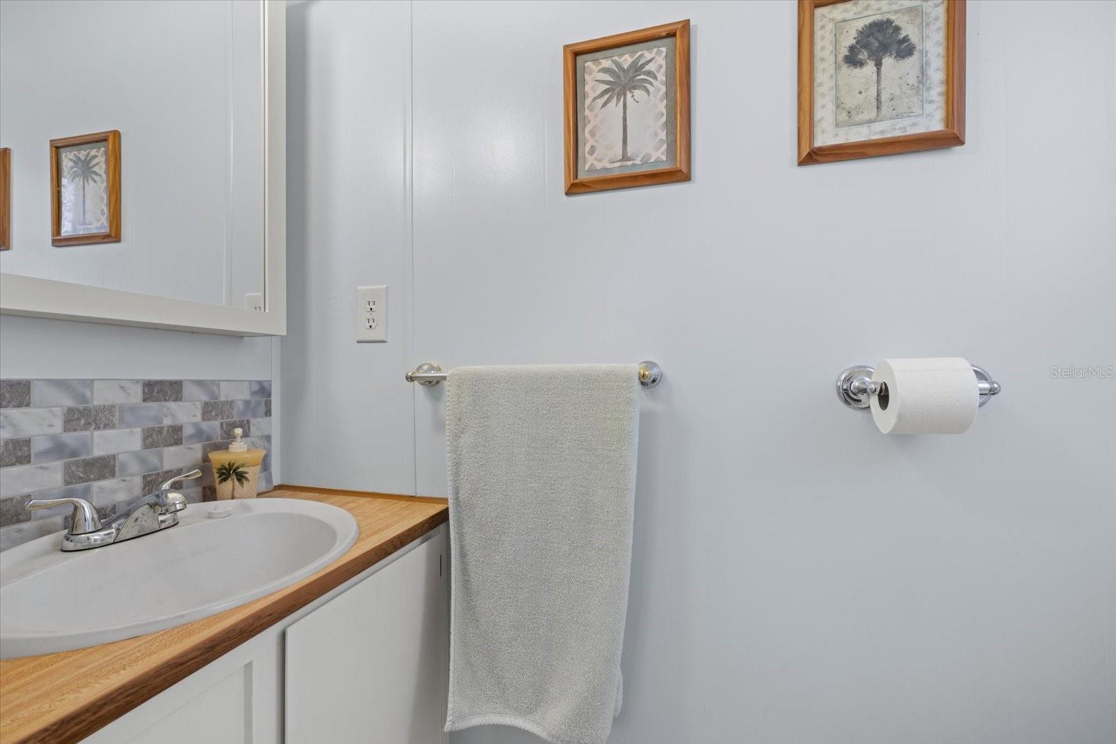 Image 11 of 26 For 5316 53rd Avenue E A33