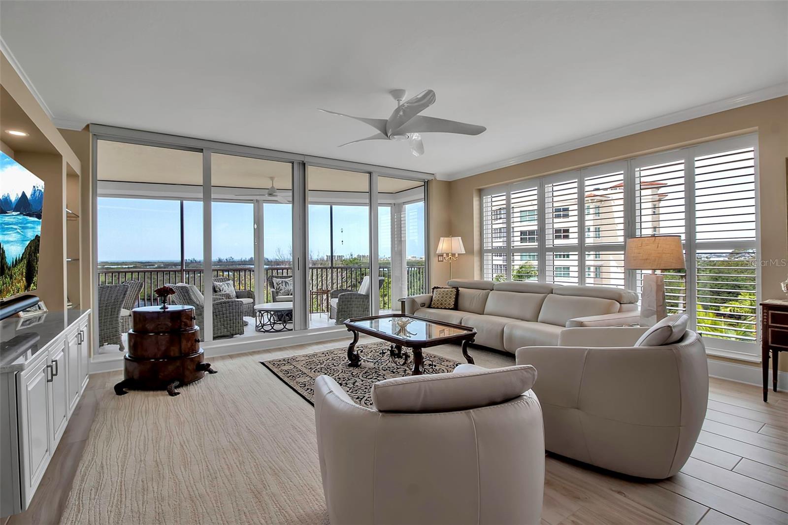 Image 4 of 32 For 3621 N Point Road 603