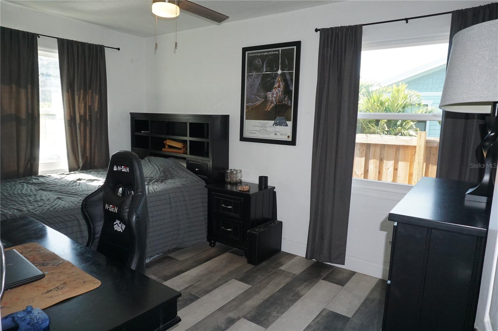 Listing photo id 12 for 1116 30th Avenue N