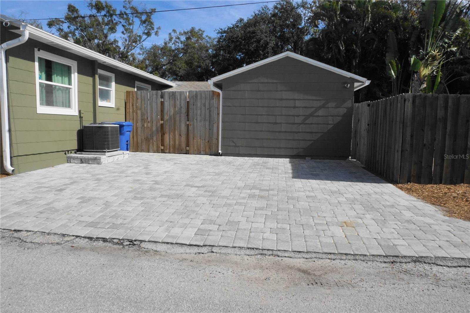 Listing photo id 20 for 1116 30th Avenue N