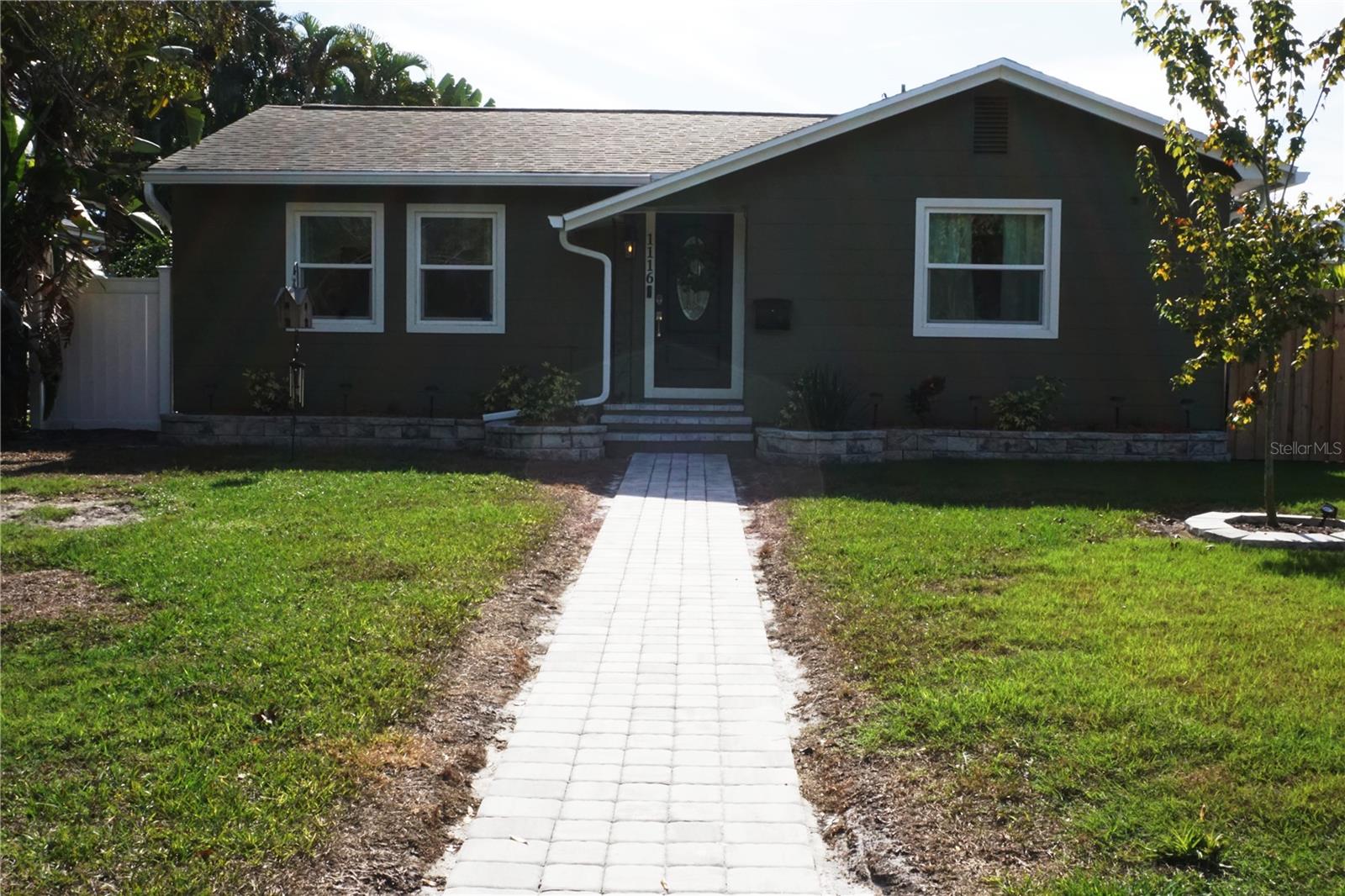 Listing photo id 21 for 1116 30th Avenue N