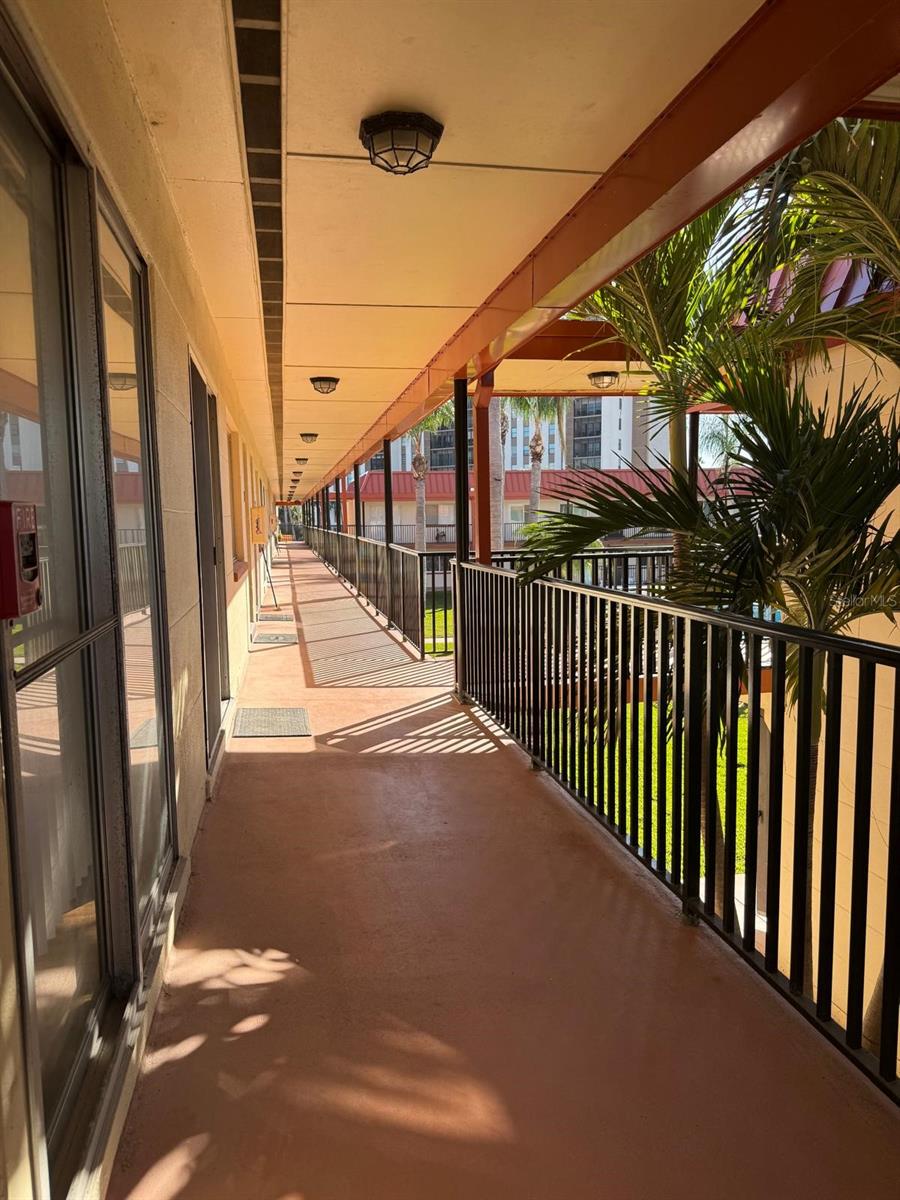 Image 25 of 64 For 10375 Paradise Boulevard 56