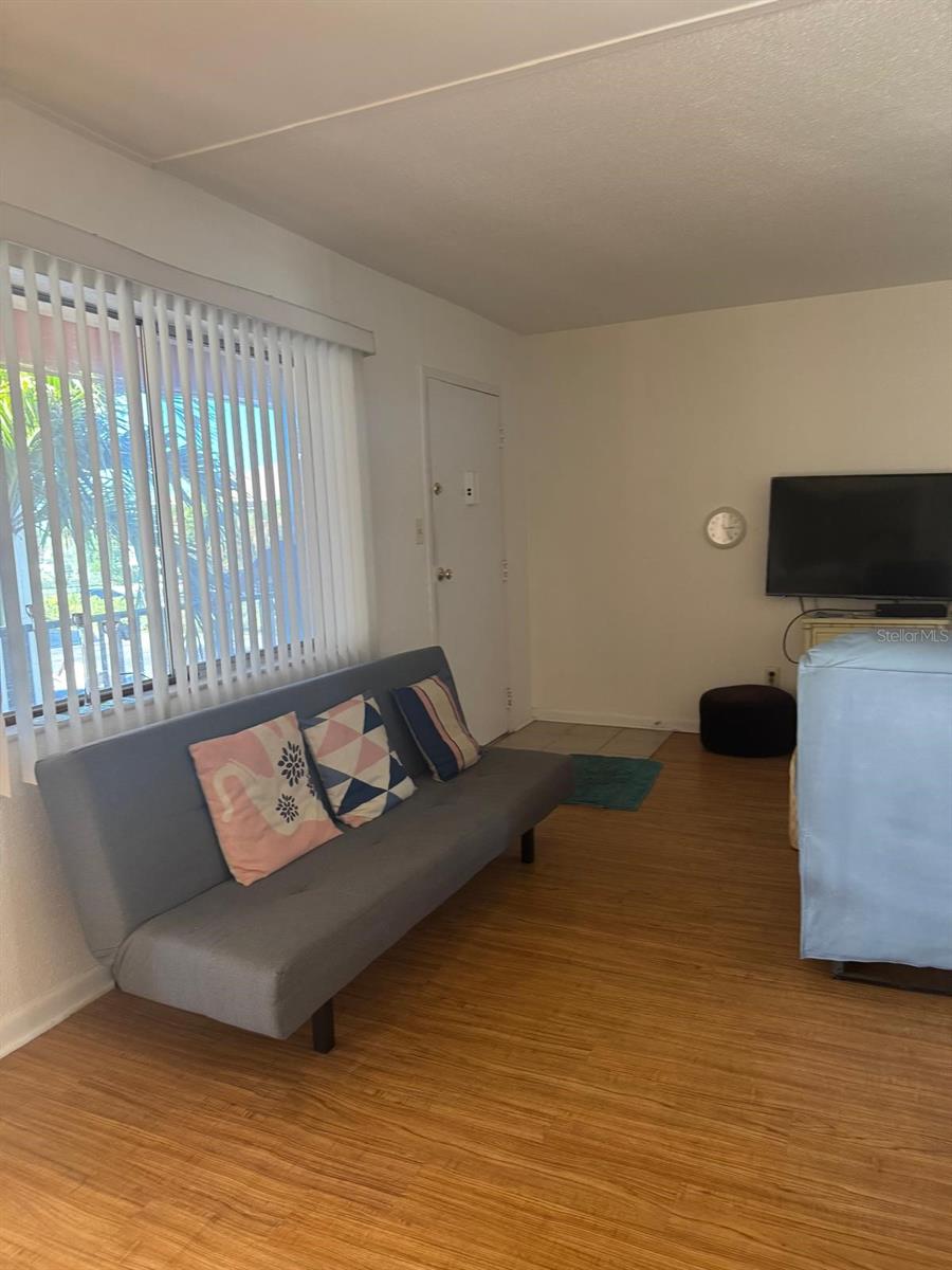 Image 29 of 64 For 10375 Paradise Boulevard 56