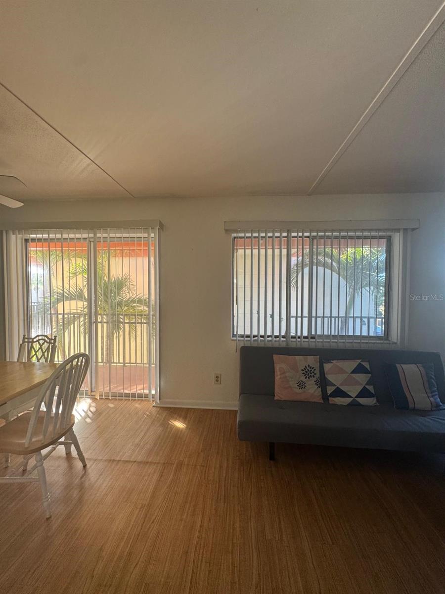 Image 37 of 64 For 10375 Paradise Boulevard 56