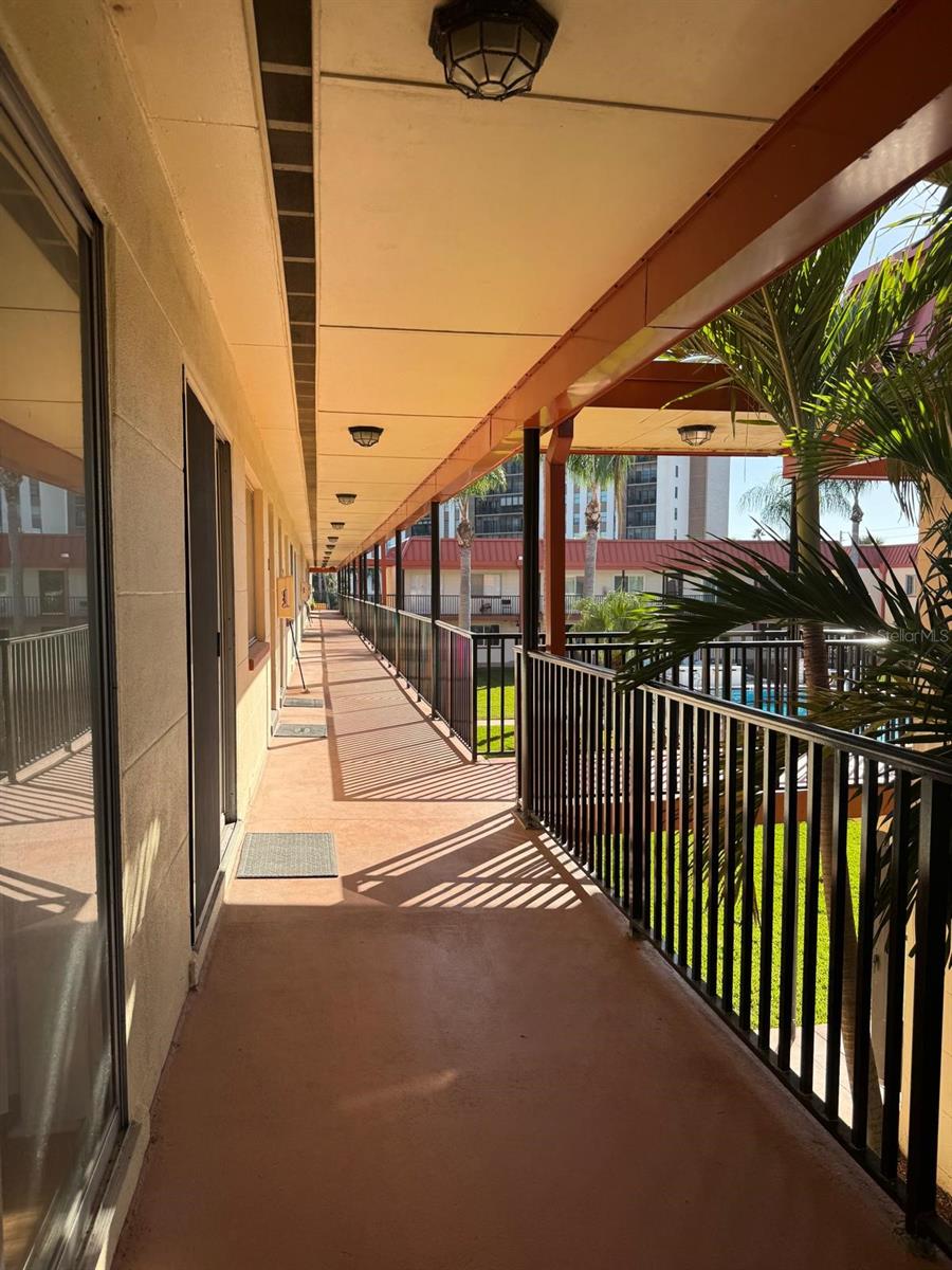 Image 44 of 64 For 10375 Paradise Boulevard 56