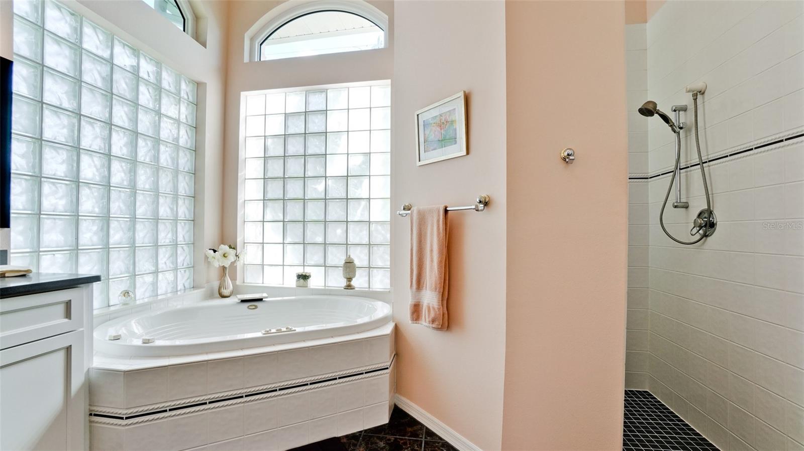 Image 28 of 50 For 4603 4th Avenue Ne