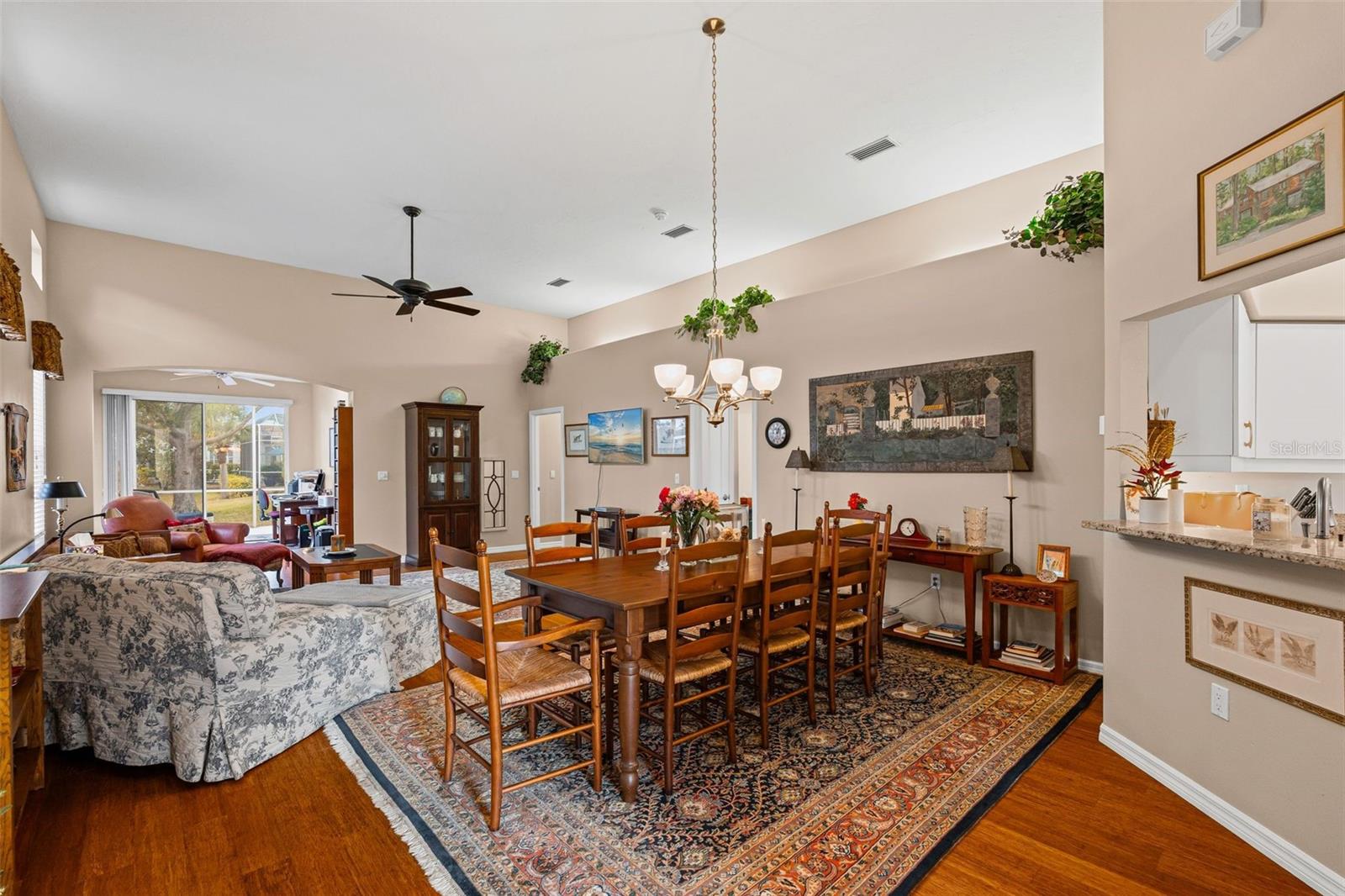 Image 16 of 43 For 3871 Alamanda Drive