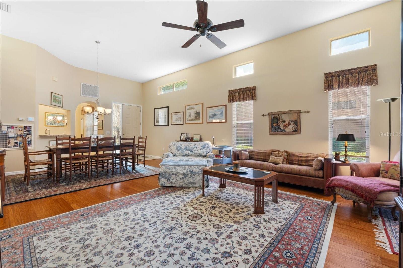 Image 19 of 43 For 3871 Alamanda Drive