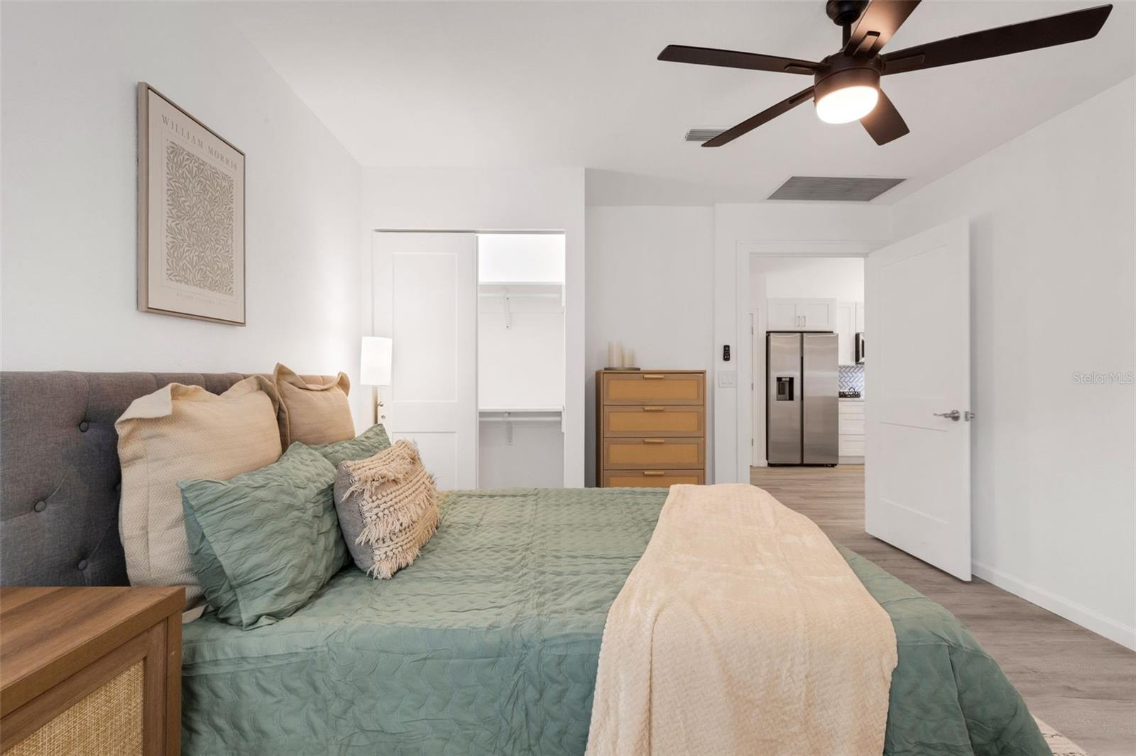 Image 32 of 42 For 606 Marcus Street 26