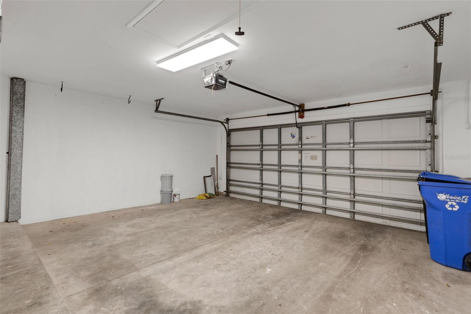 Image 34 of 42 For 606 Marcus Street 26