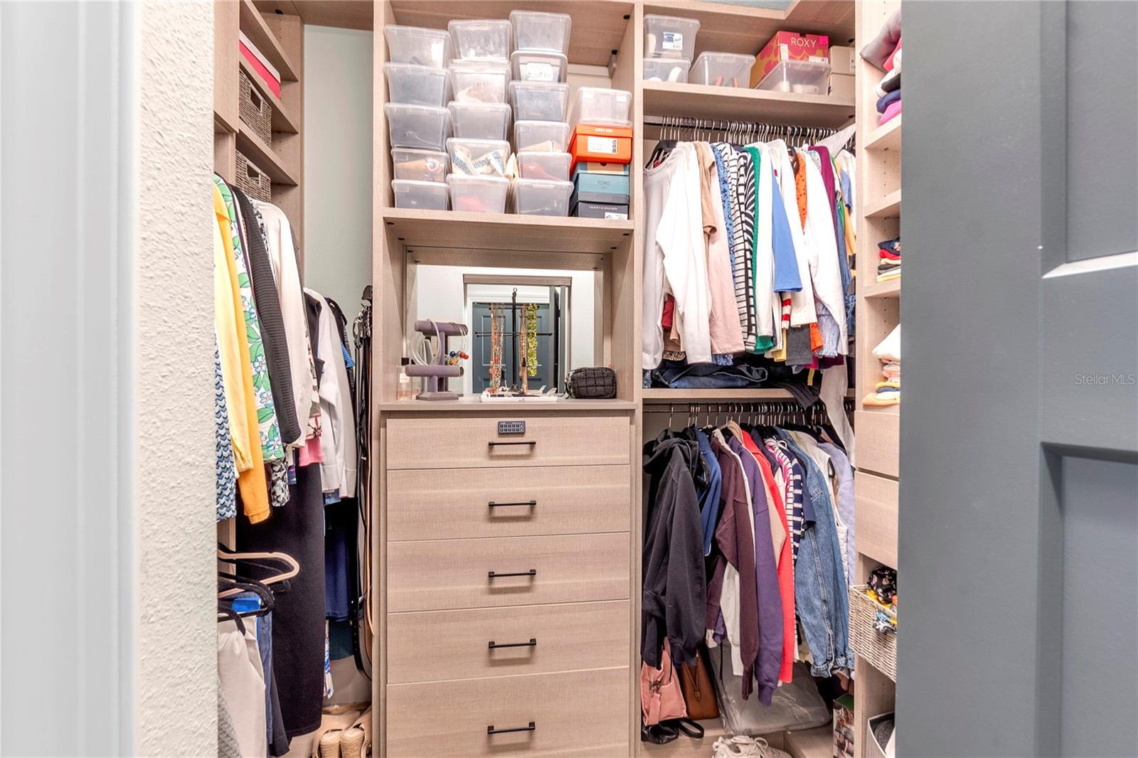 Image 19 of 46 For 6423 Tideline Drive