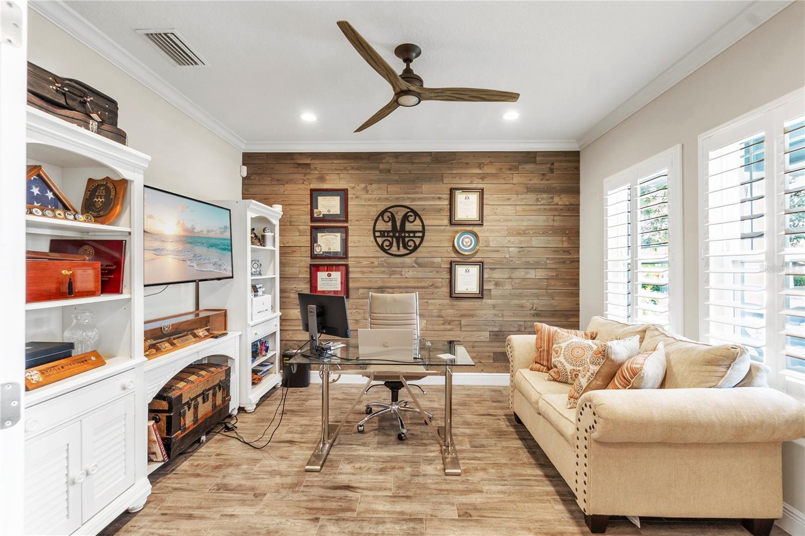 Image 26 of 46 For 6423 Tideline Drive