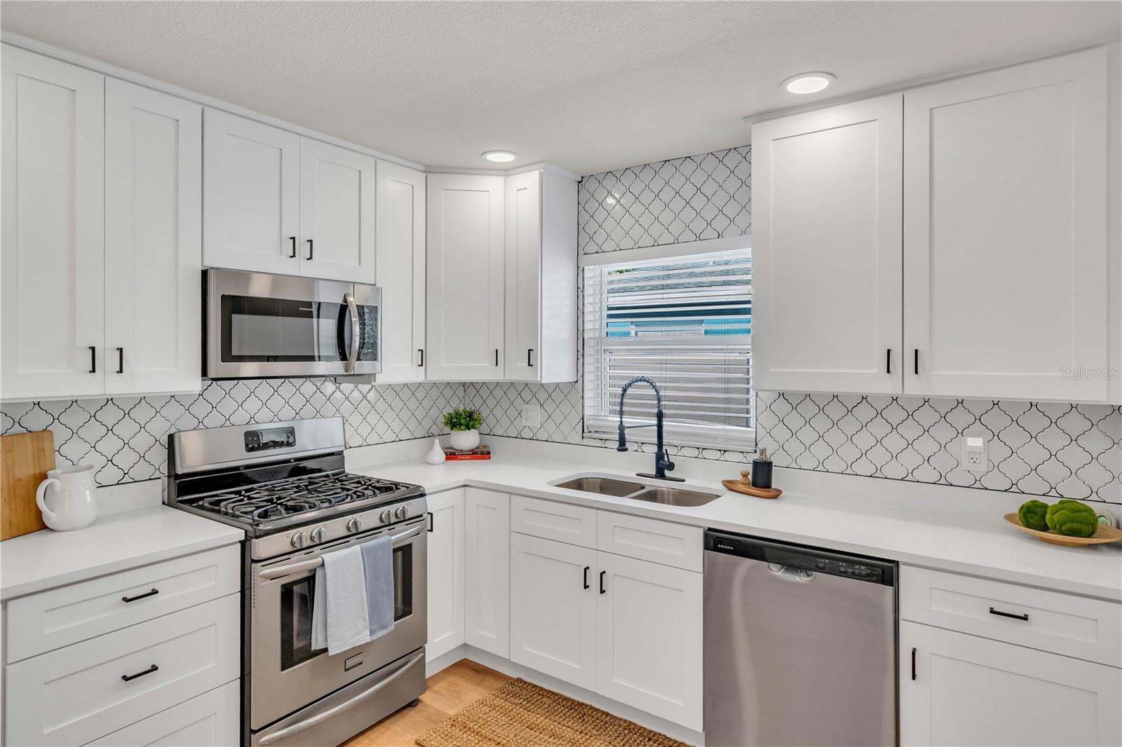 Image 11 of 27 For 1825 Shore Acres Blvd Ne