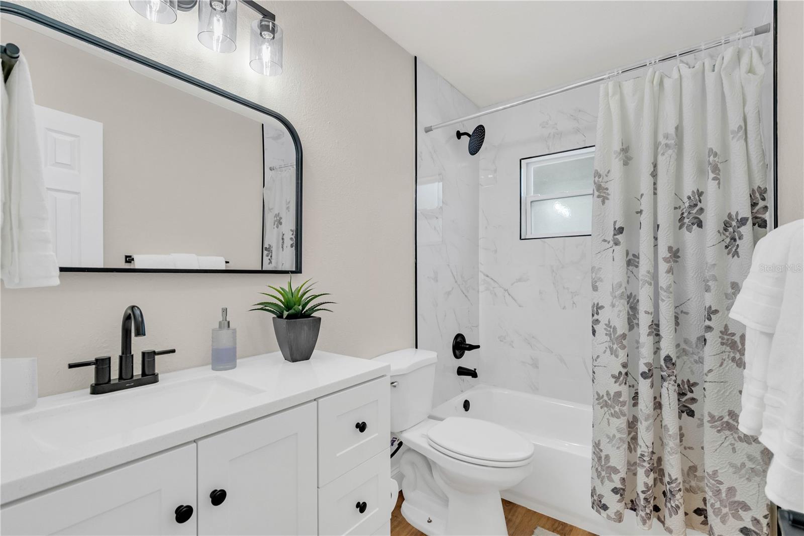 Image 16 of 27 For 1825 Shore Acres Blvd Ne