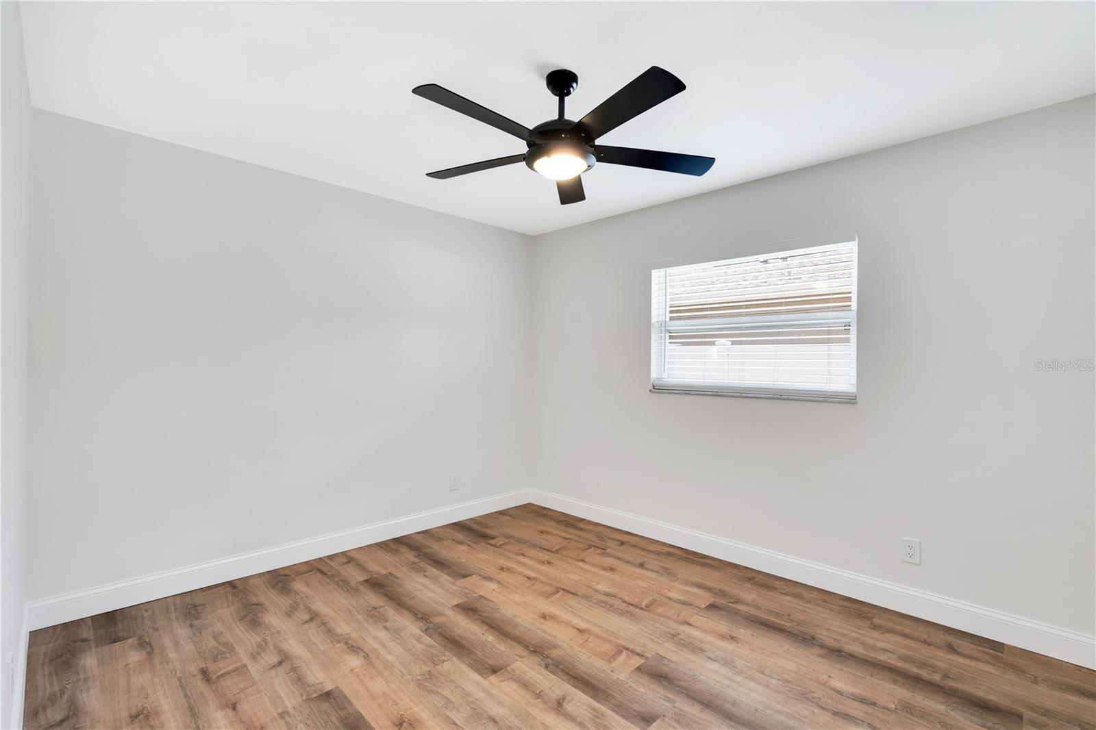 Image 18 of 27 For 1825 Shore Acres Blvd Ne