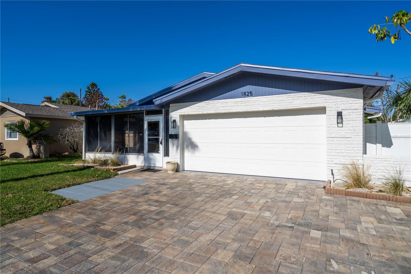 Image 2 of 27 For 1825 Shore Acres Blvd Ne