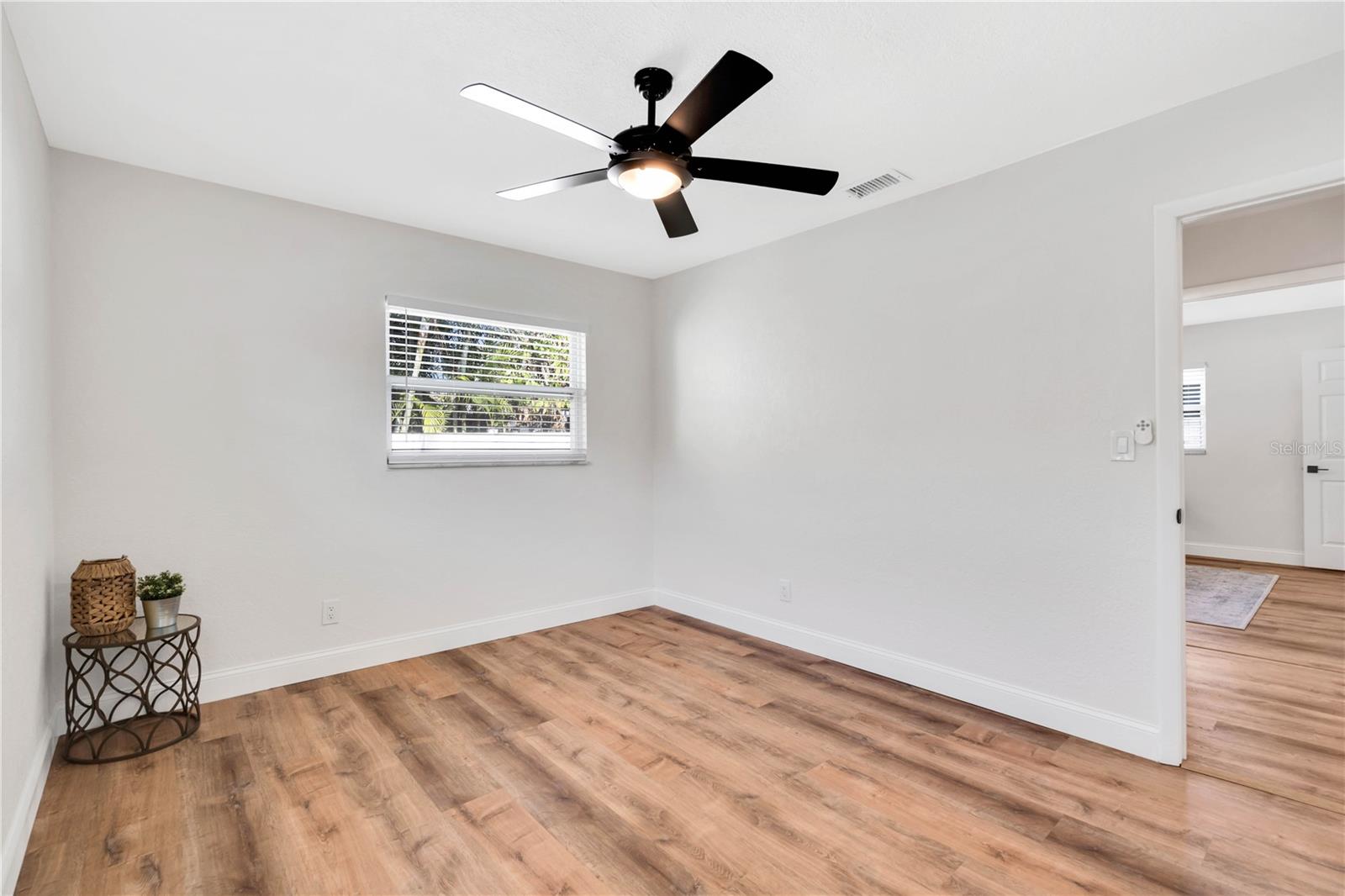 Image 21 of 27 For 1825 Shore Acres Blvd Ne