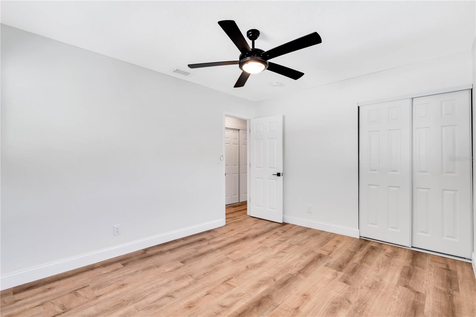 Image 22 of 27 For 1825 Shore Acres Blvd Ne